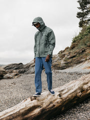 Men Stormbird Waterproof Jacket in Deep Sea