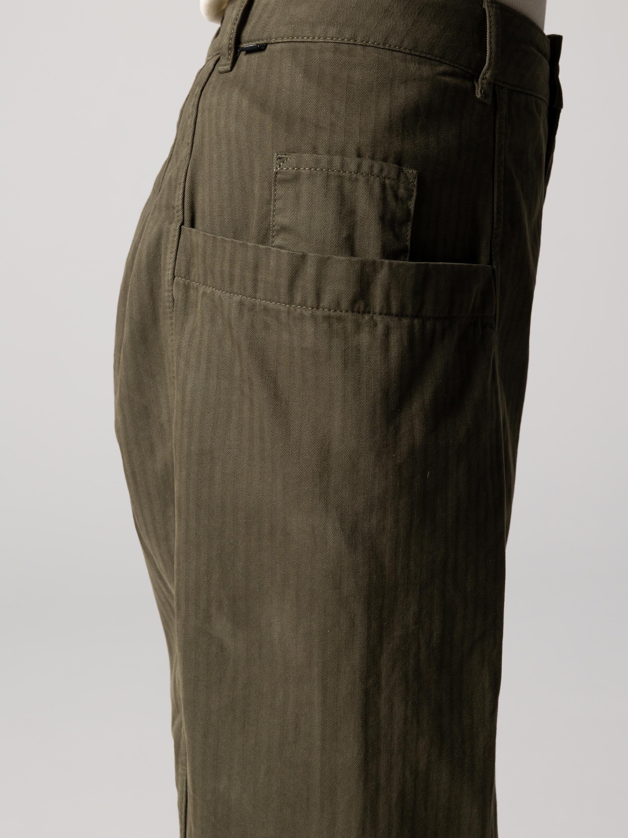 Women Organic Cotton Barrel Trouser in Olive - Croft