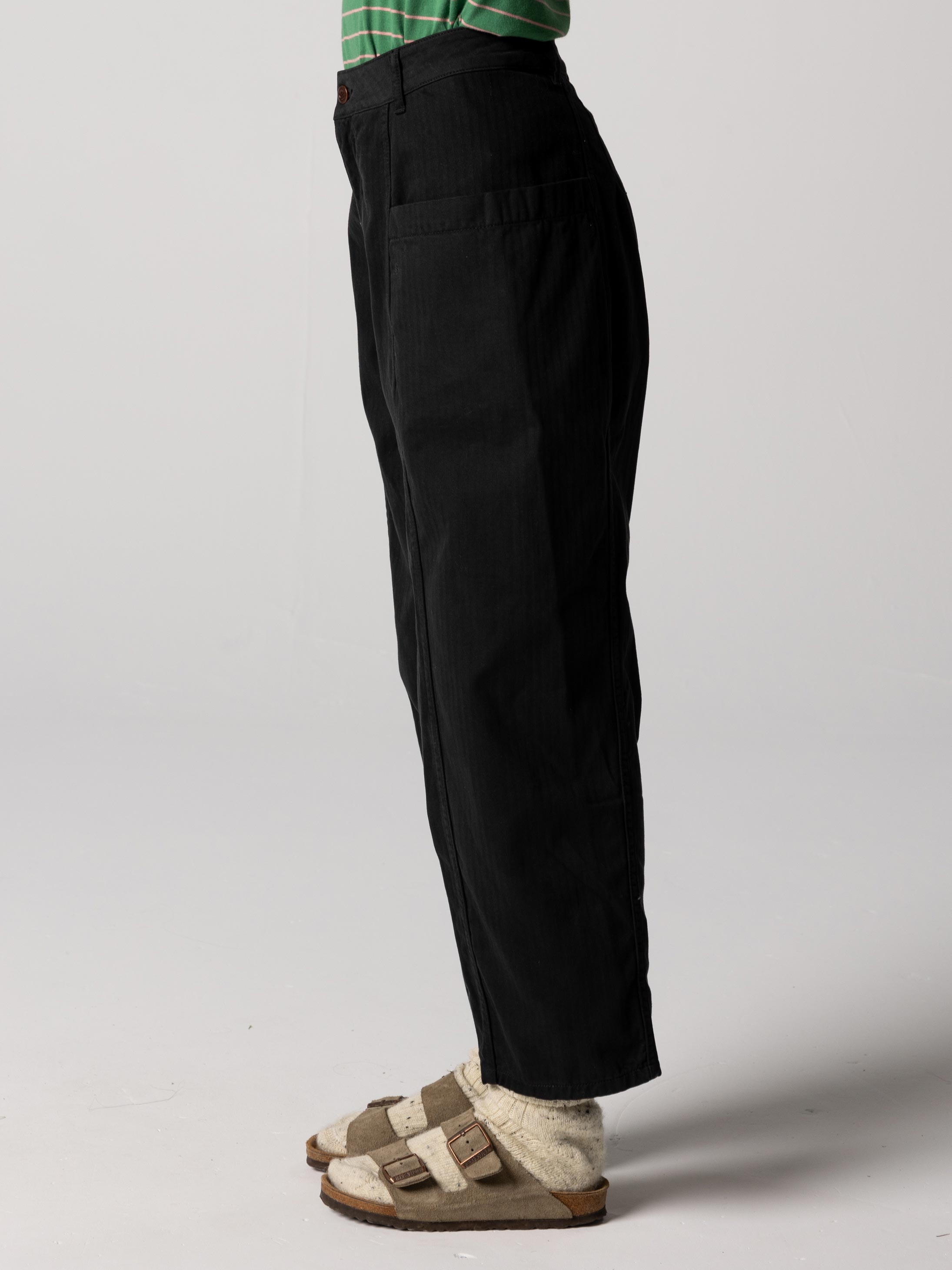 Women Organic Cotton Barrel Trouser in Black - Croft