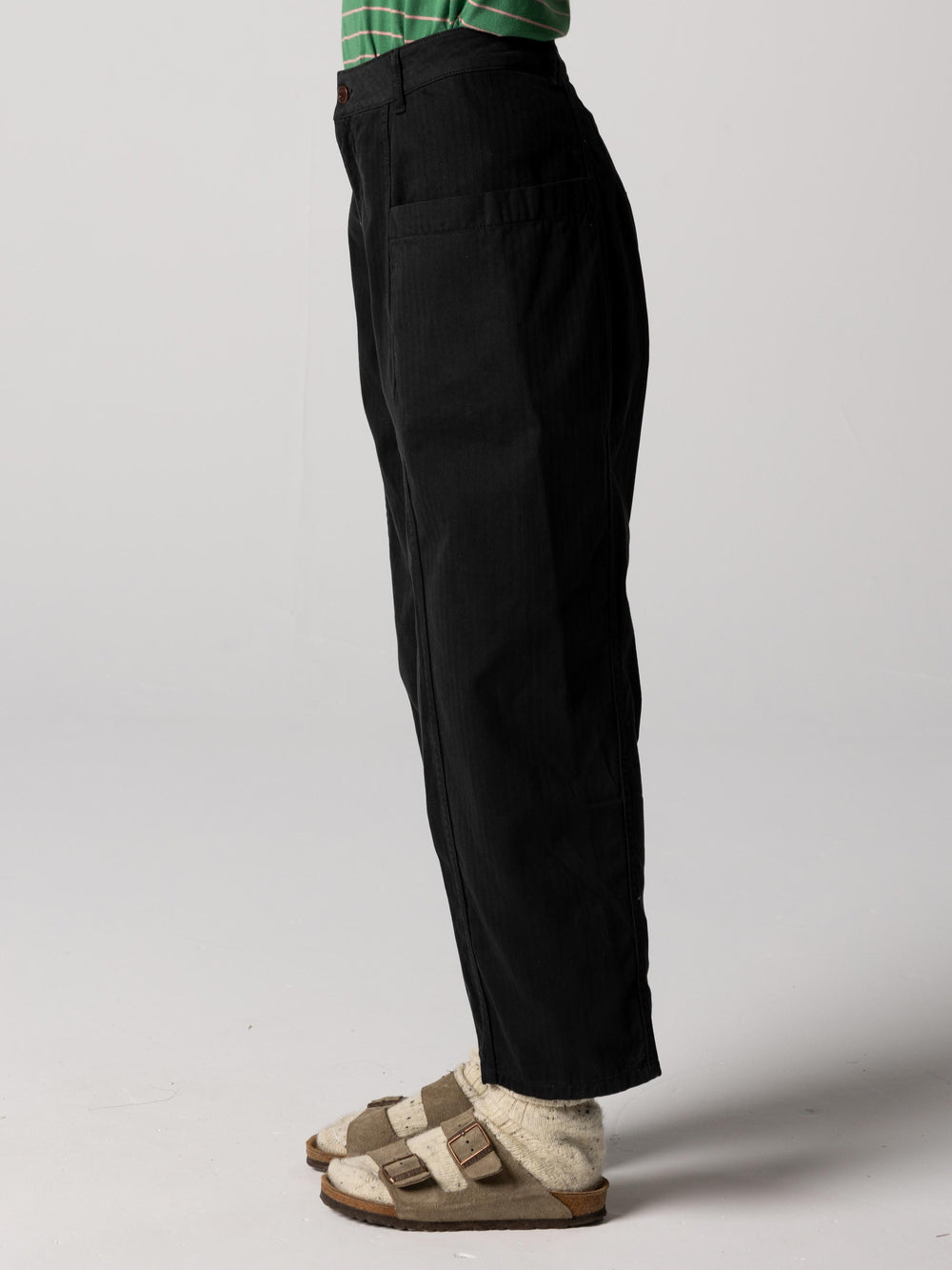 Women Organic Cotton Barrel Trouser in Black - Croft