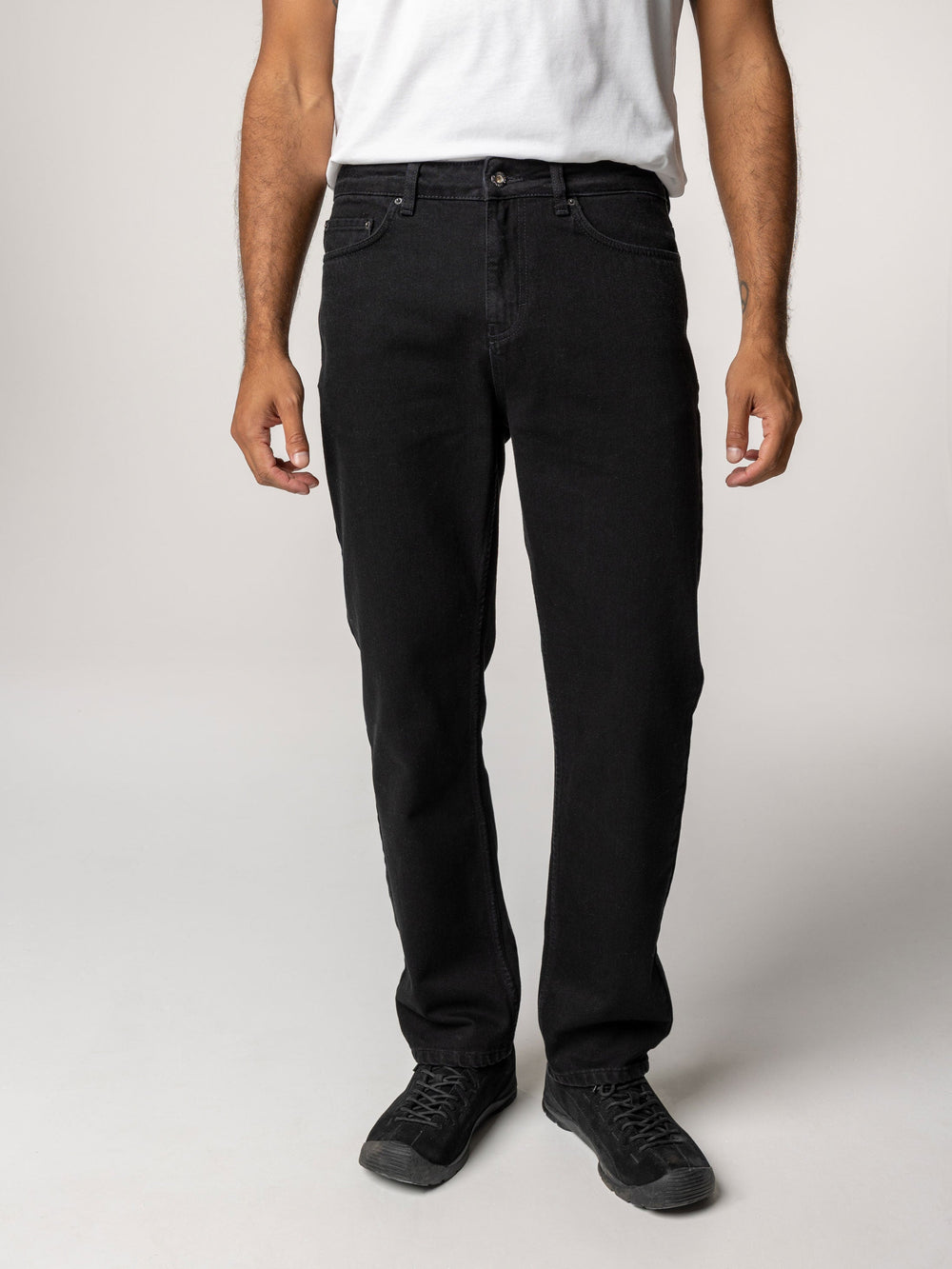 Men Organic Cotton Twill Jean in Black - Marin