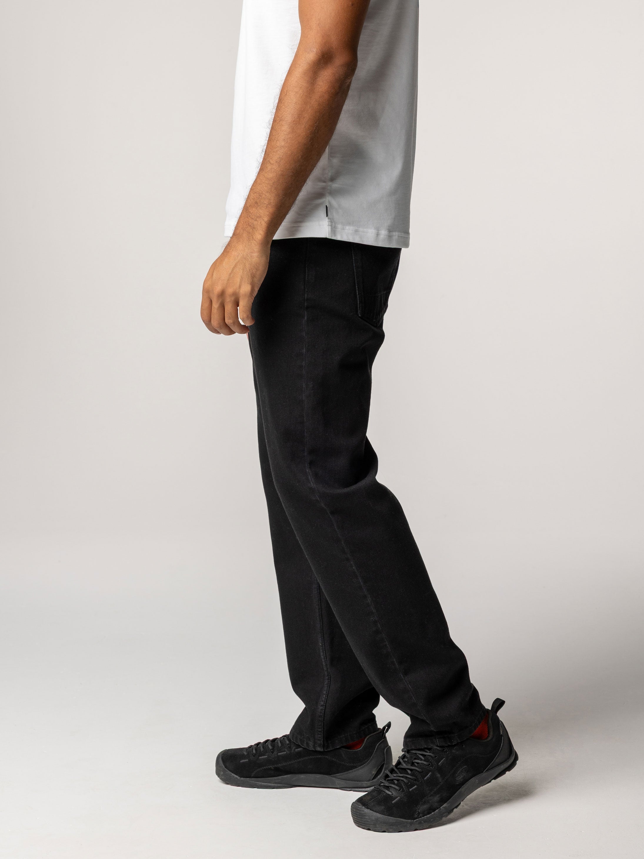 Men Organic Cotton Twill Jean in Black - Marin