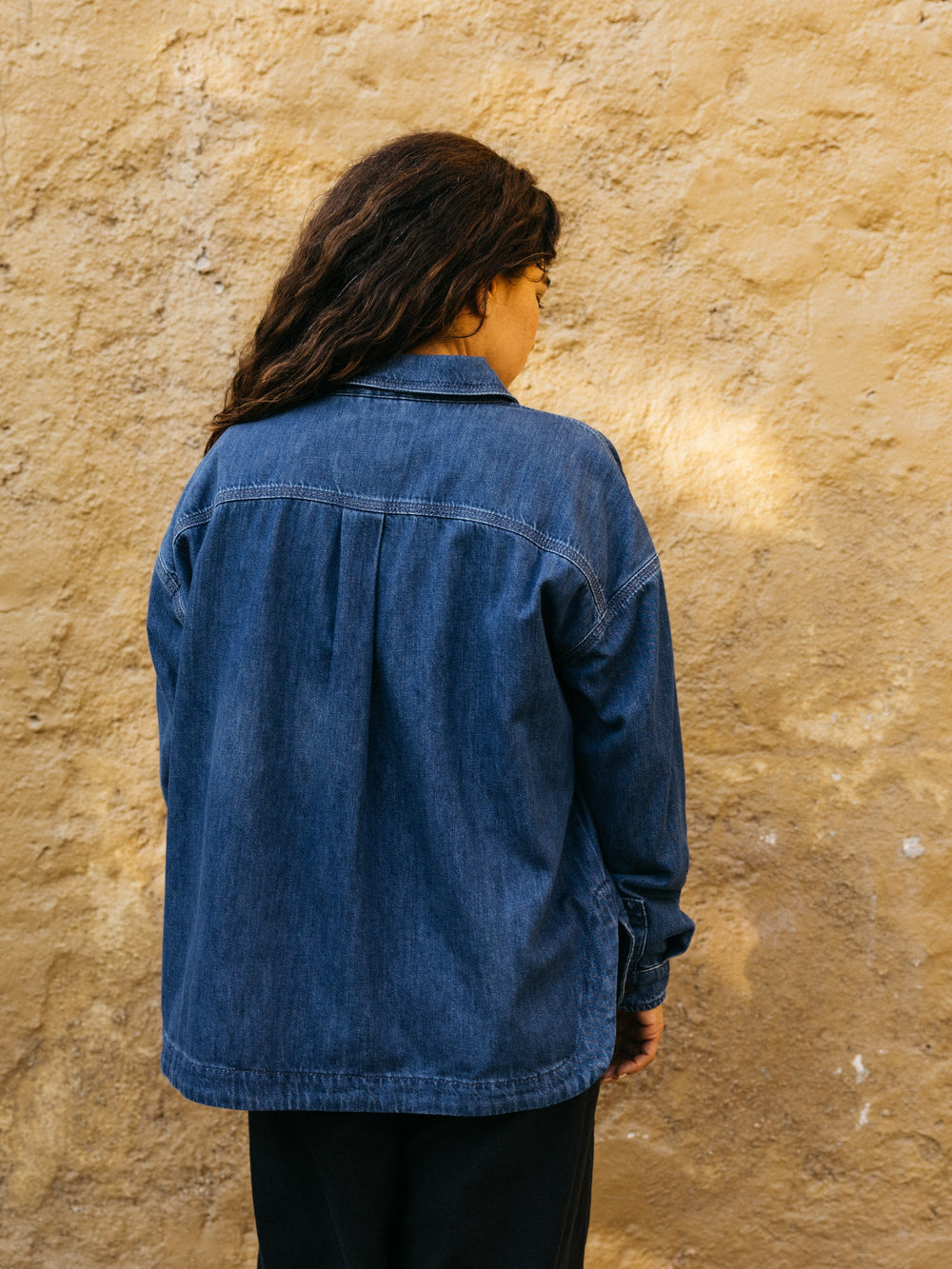 Women Organic Cotton Shirt in Denim - Gwavas