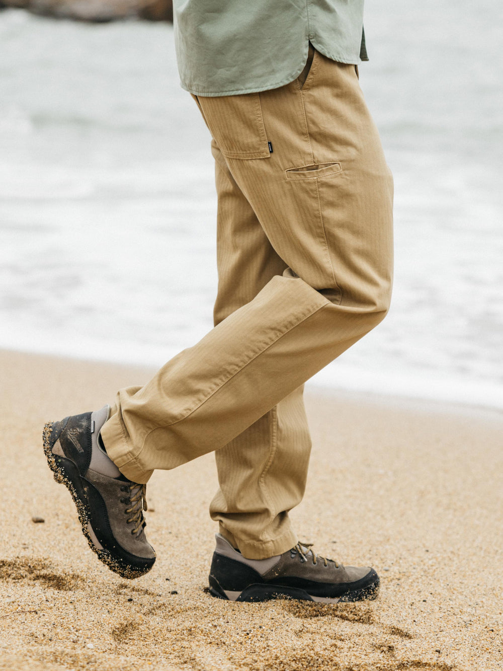 Men Organic Cotton Trouser in Flint - Tonkin