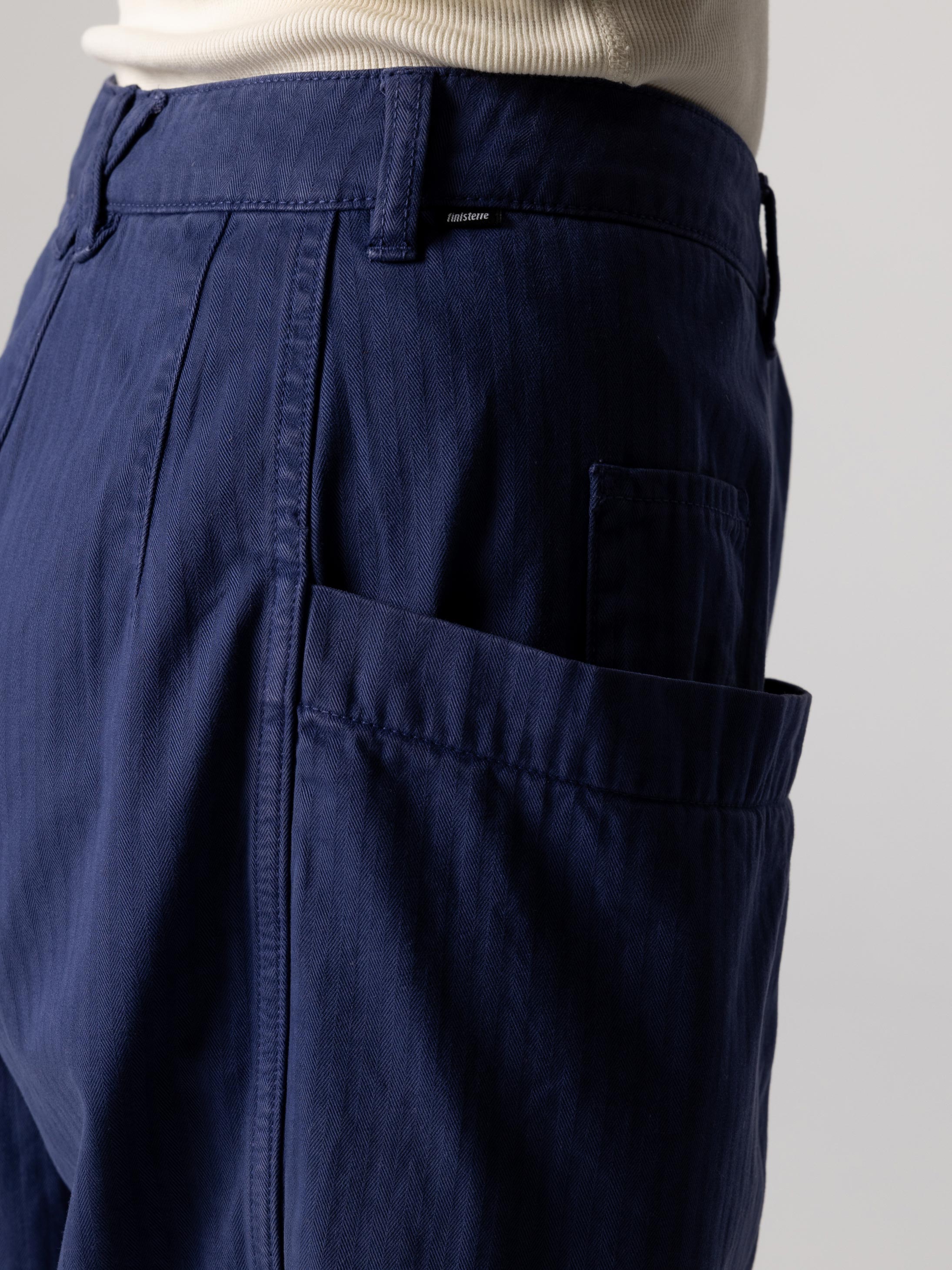 Women Organic Cotton Barrel Trouser in Navy - Croft