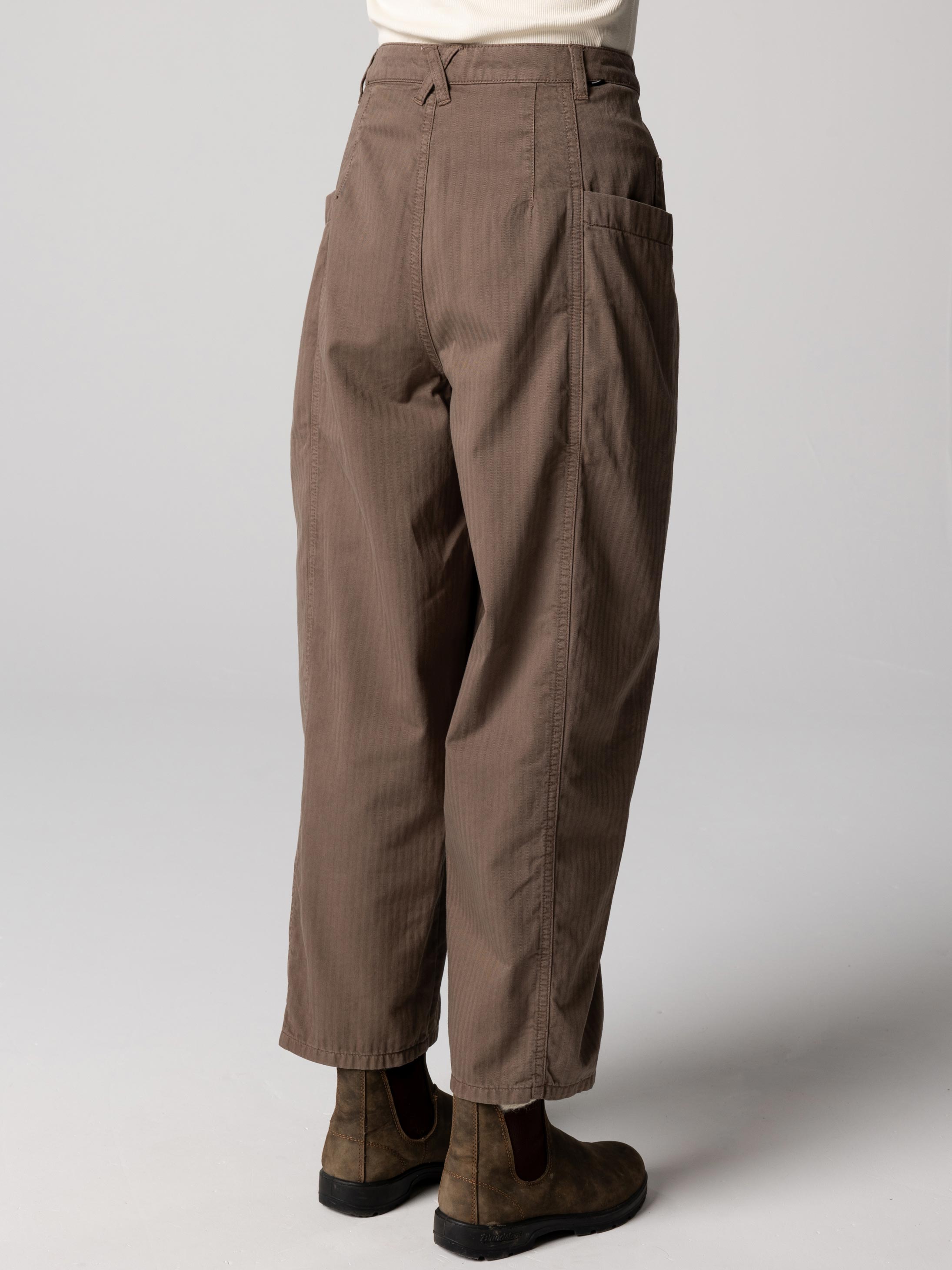 Women Organic Cotton Barrel Trouser in Brown - Croft