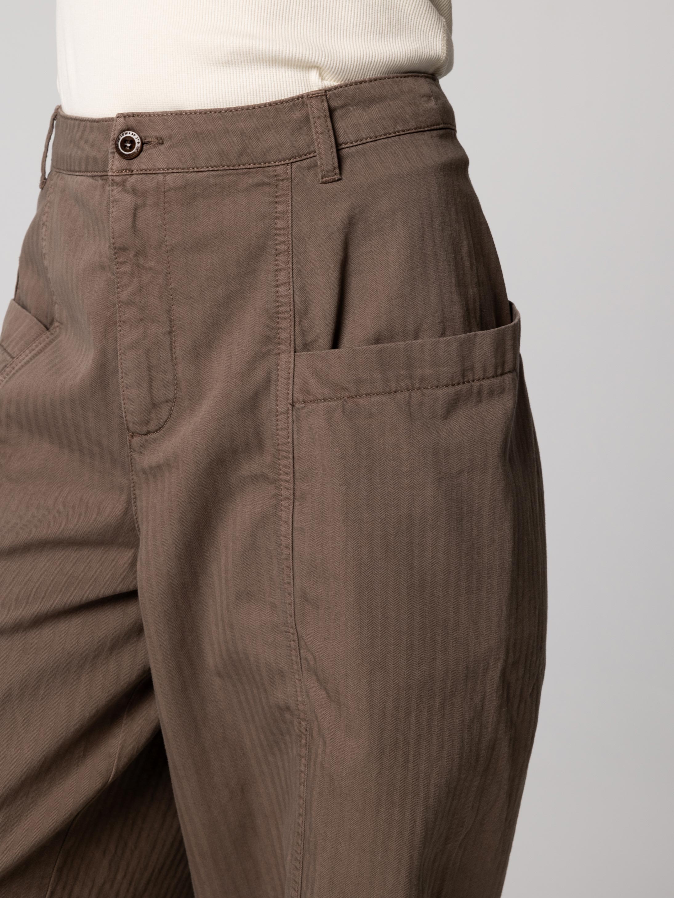 Women Organic Cotton Barrel Trouser in Brown - Croft