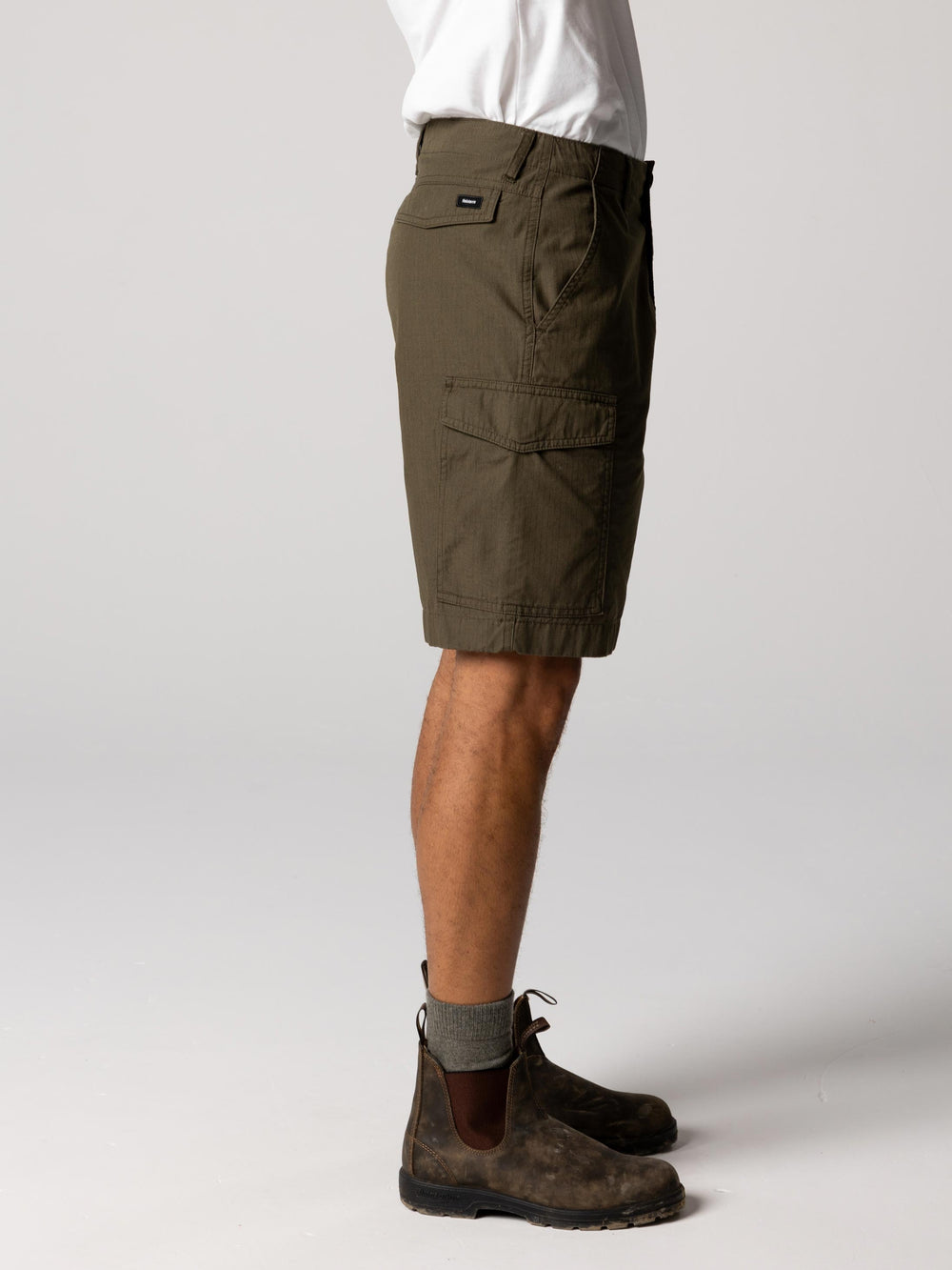 Men Organic Cotton Cargo Shorts in Olive - Clipper