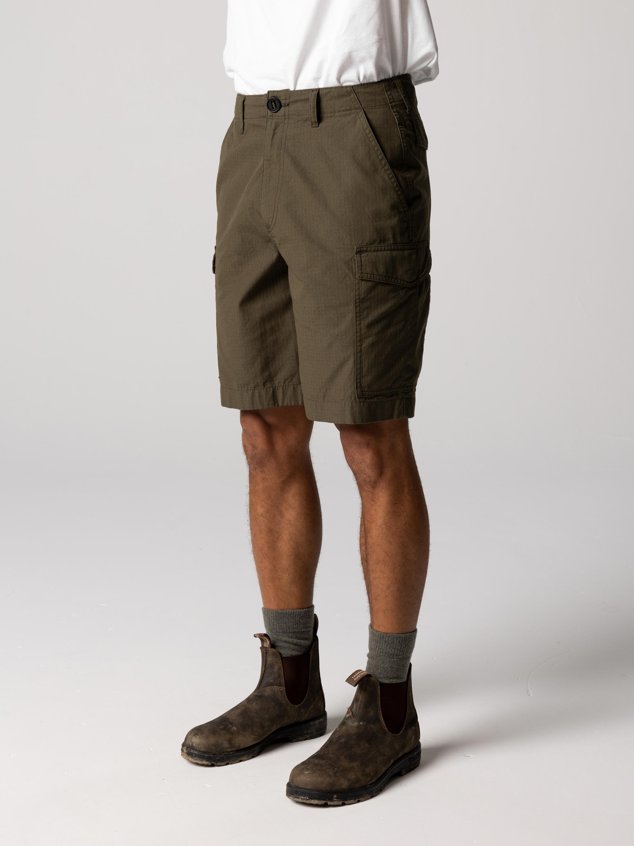 Men Organic Cotton Cargo Shorts in Olive - Clipper