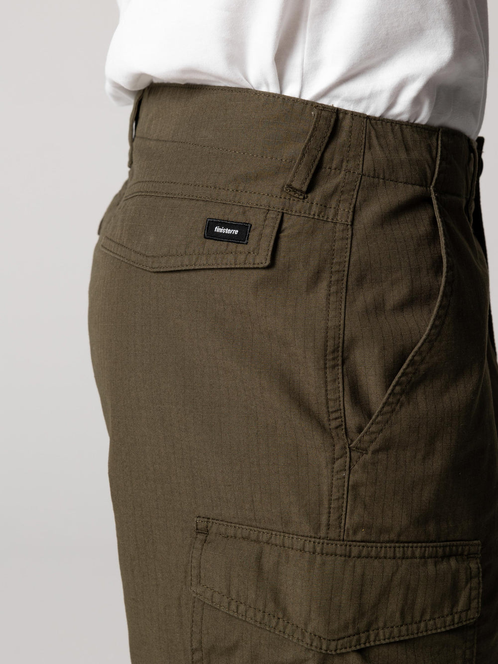 Men Organic Cotton Cargo Shorts in Olive - Clipper