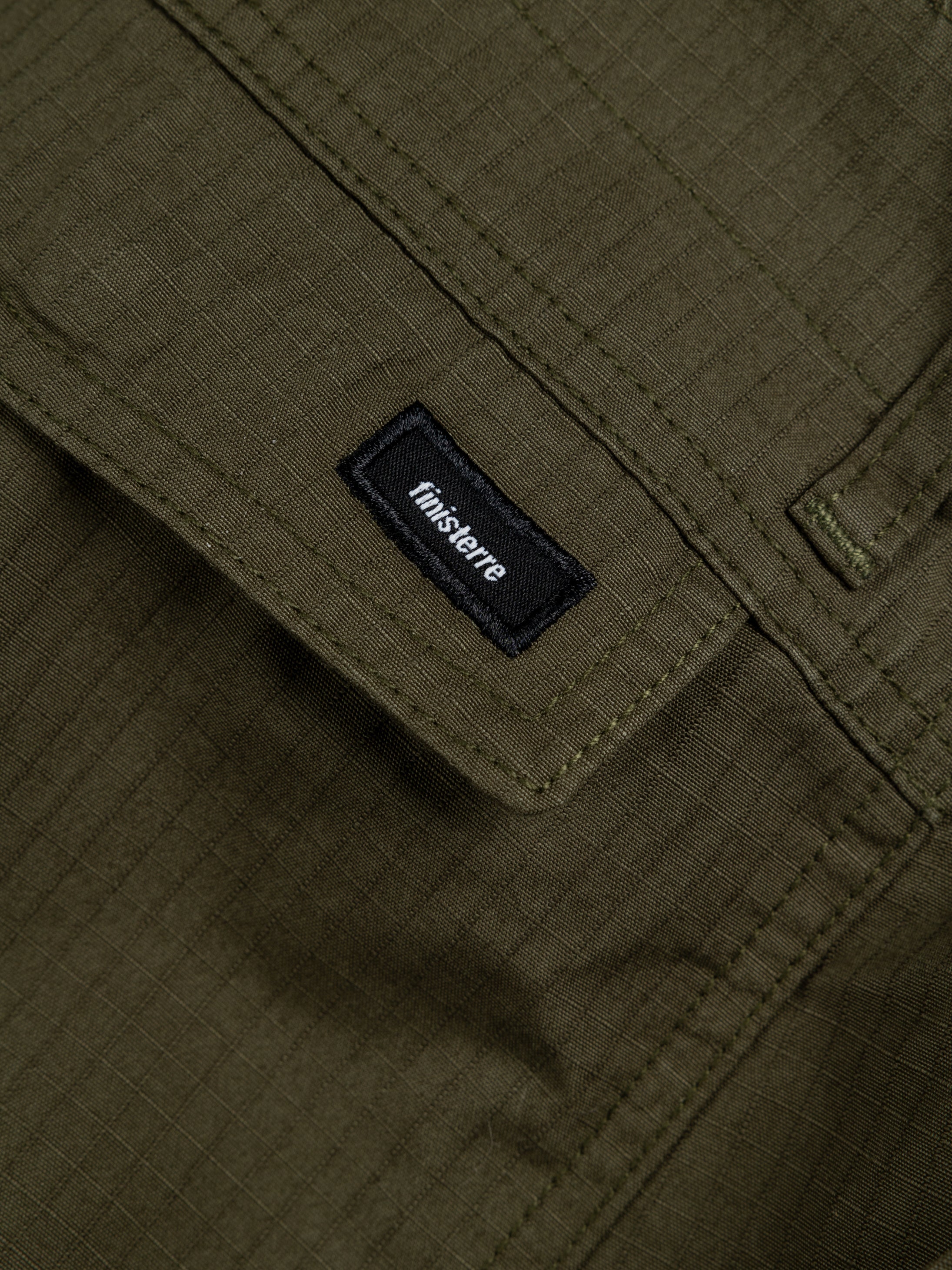 Men Organic Cotton Cargo Shorts in Olive - Clipper