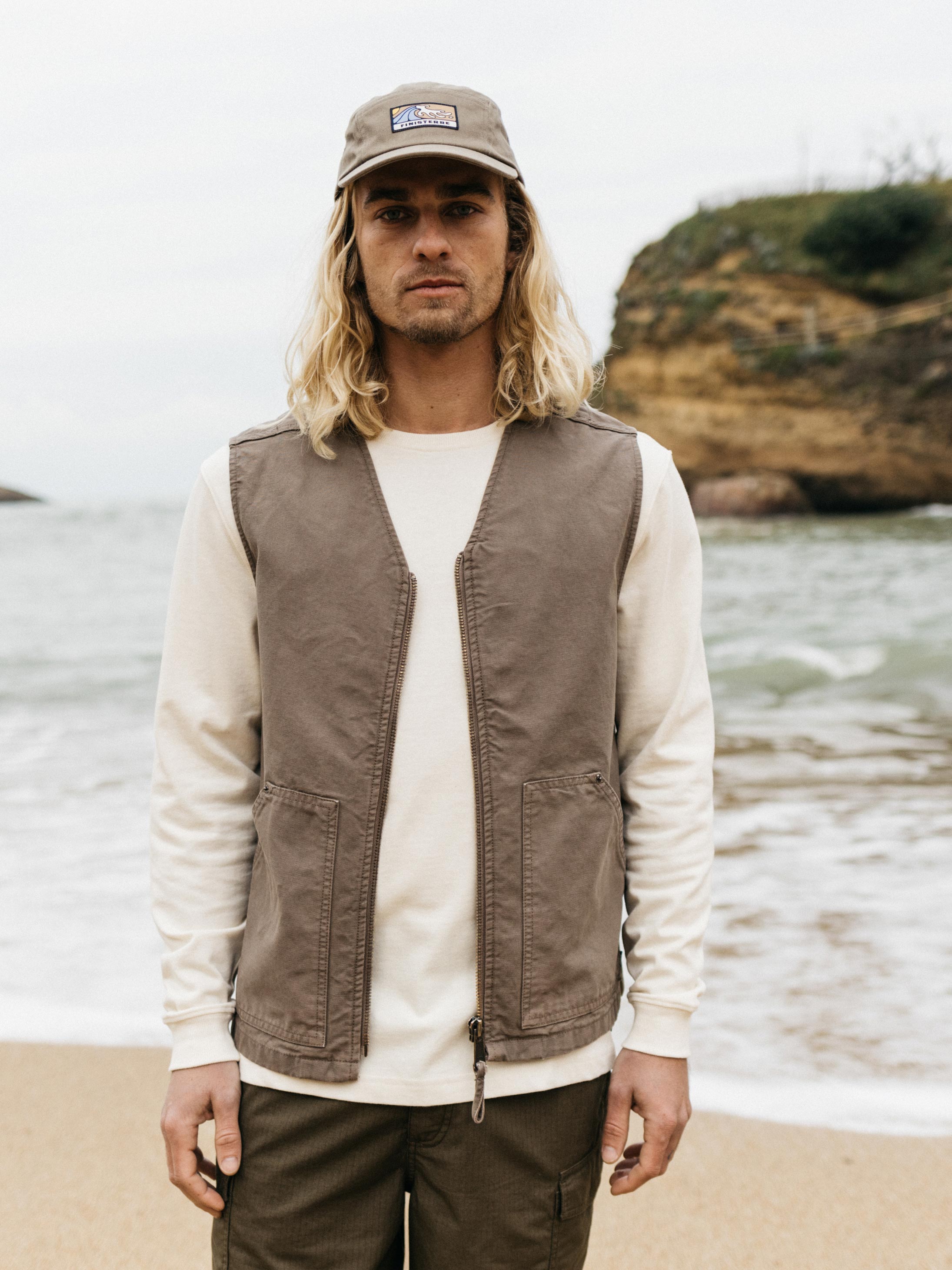Men Organic Cotton Gilet in Brown - Basset