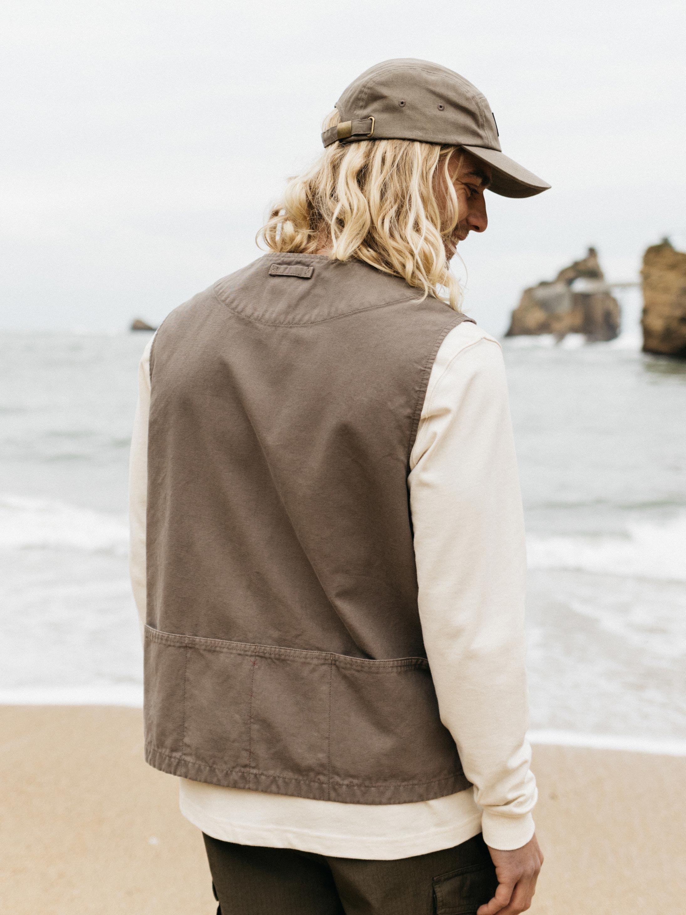 Men Organic Cotton Gilet in Brown - Basset