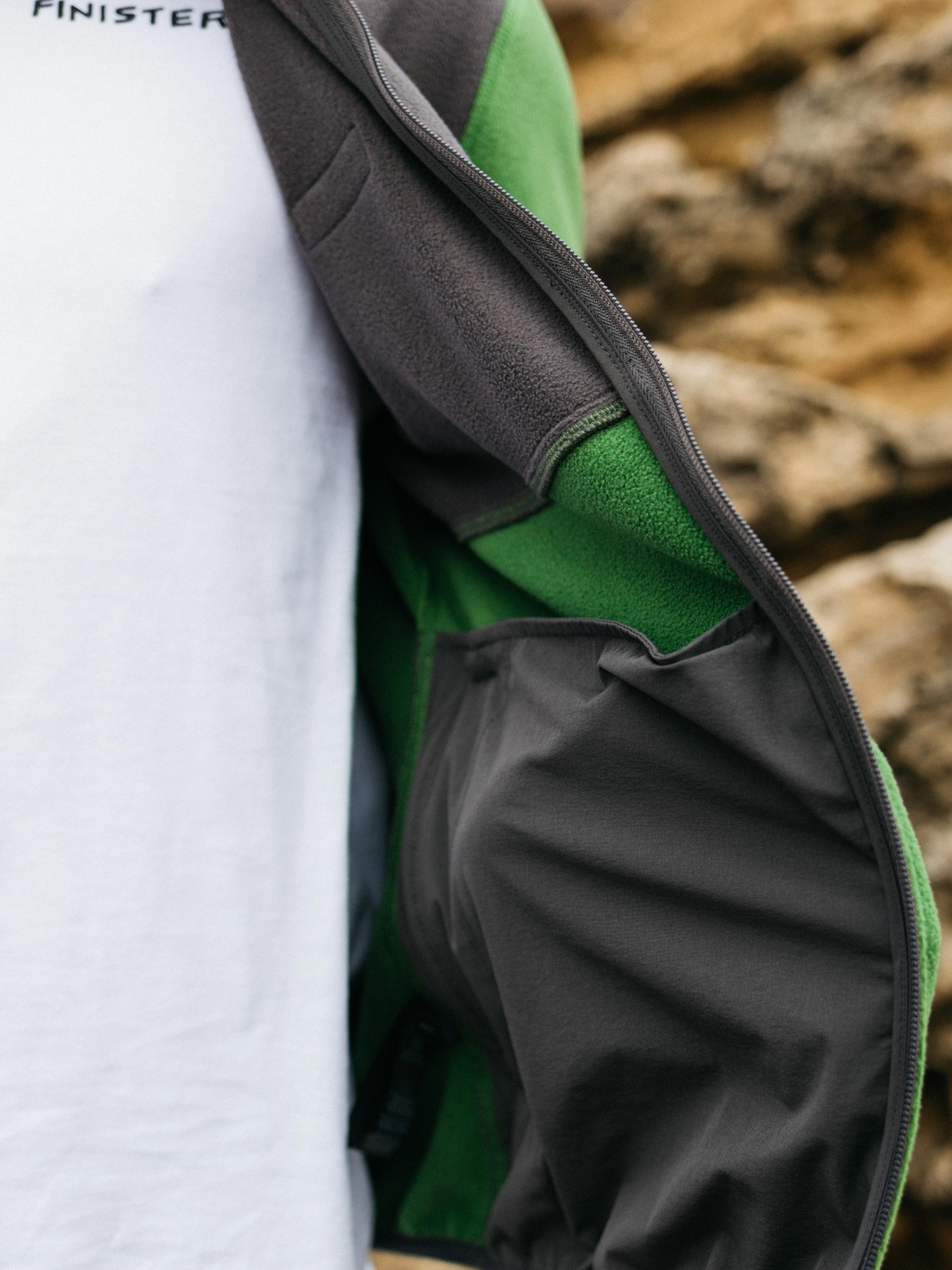 Men Recycled Zip Fleece in Black/Green - Axiom