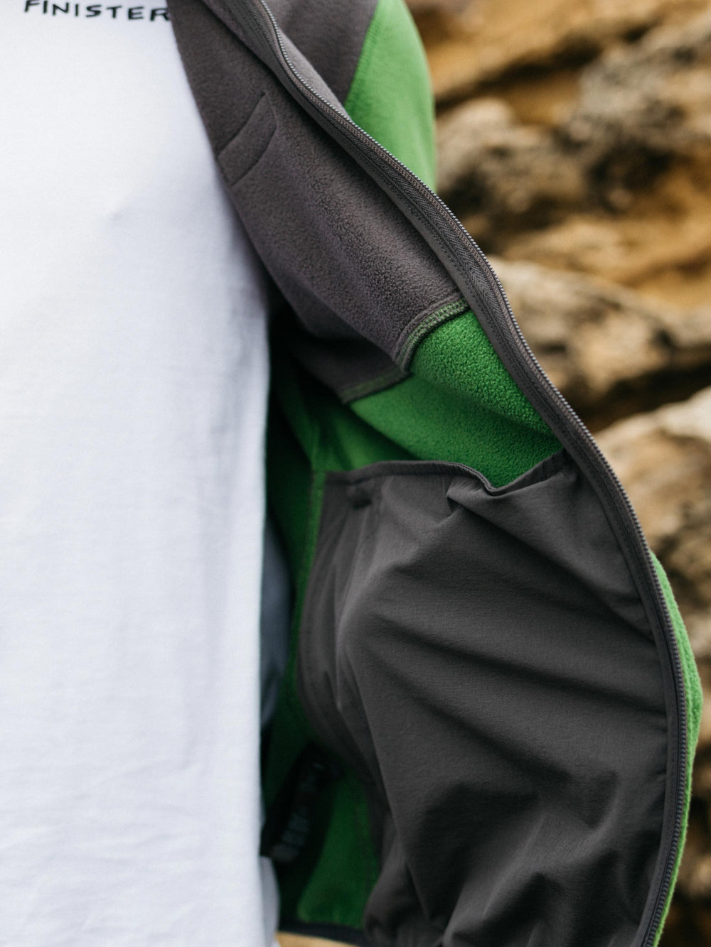 Men Recycled Zip Fleece in Black/Green - Axiom