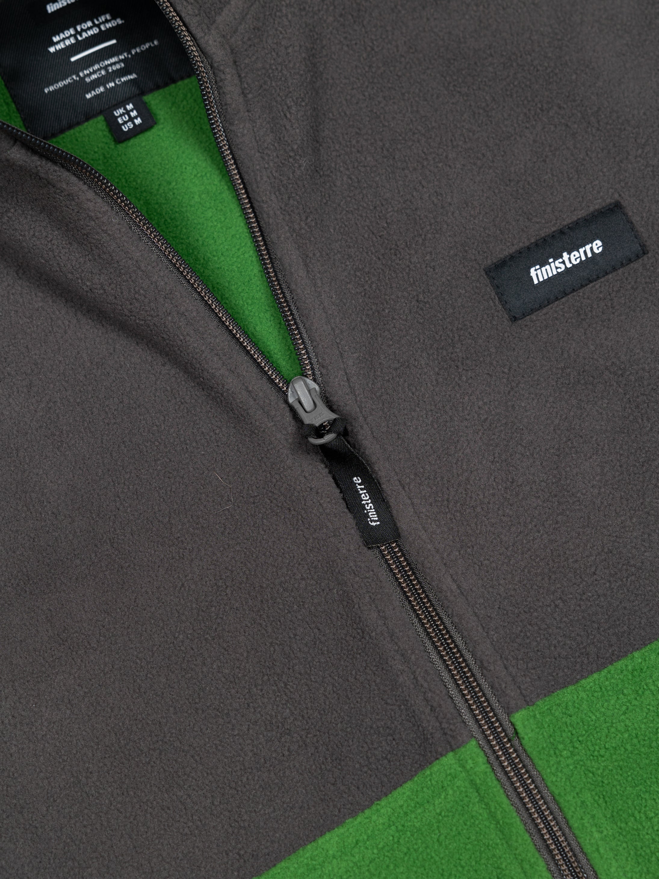 Men Recycled Zip Fleece in Black/Green - Axiom