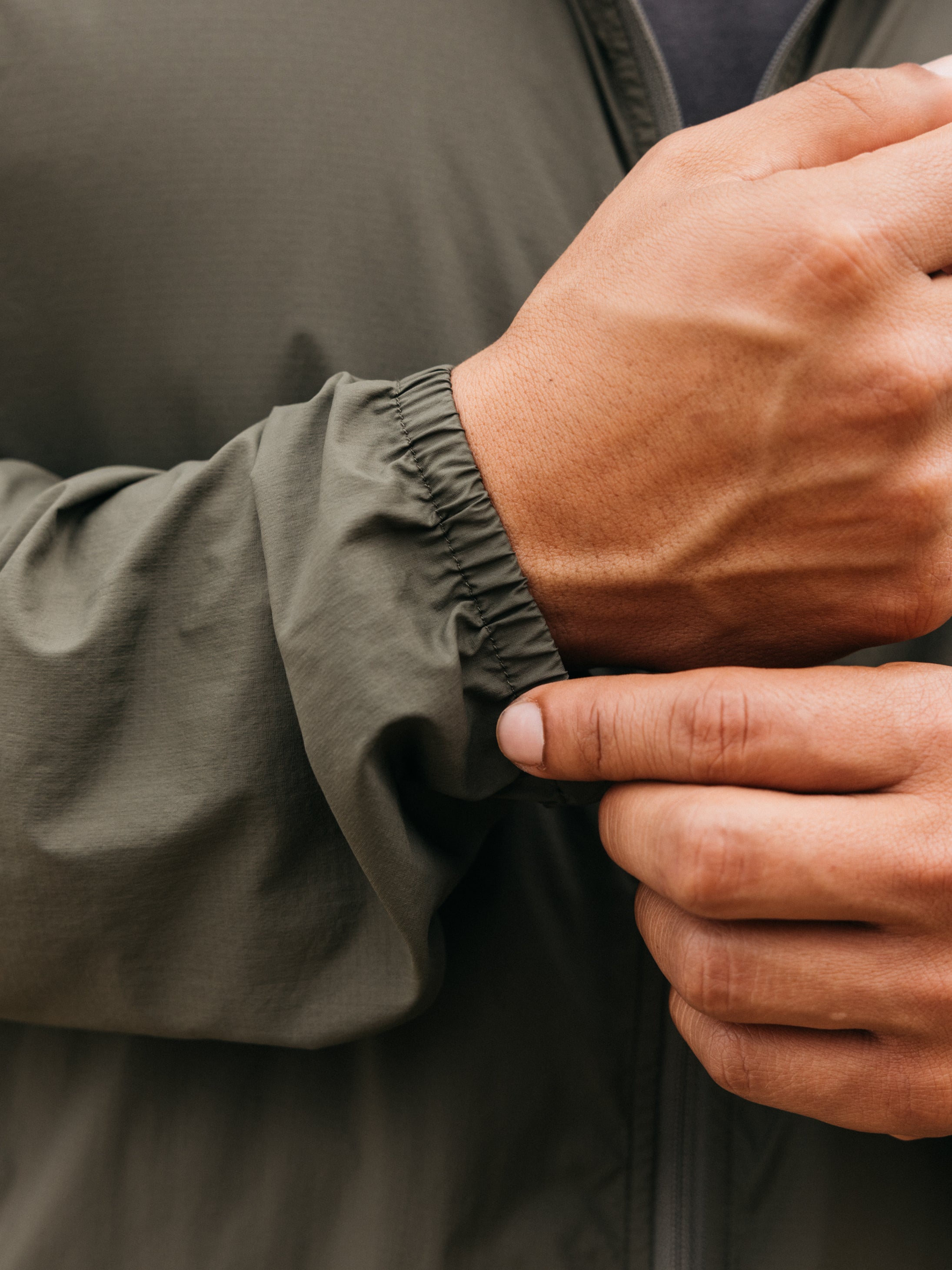 Men Recycled Windcheater Jacket in Olive - Forecast