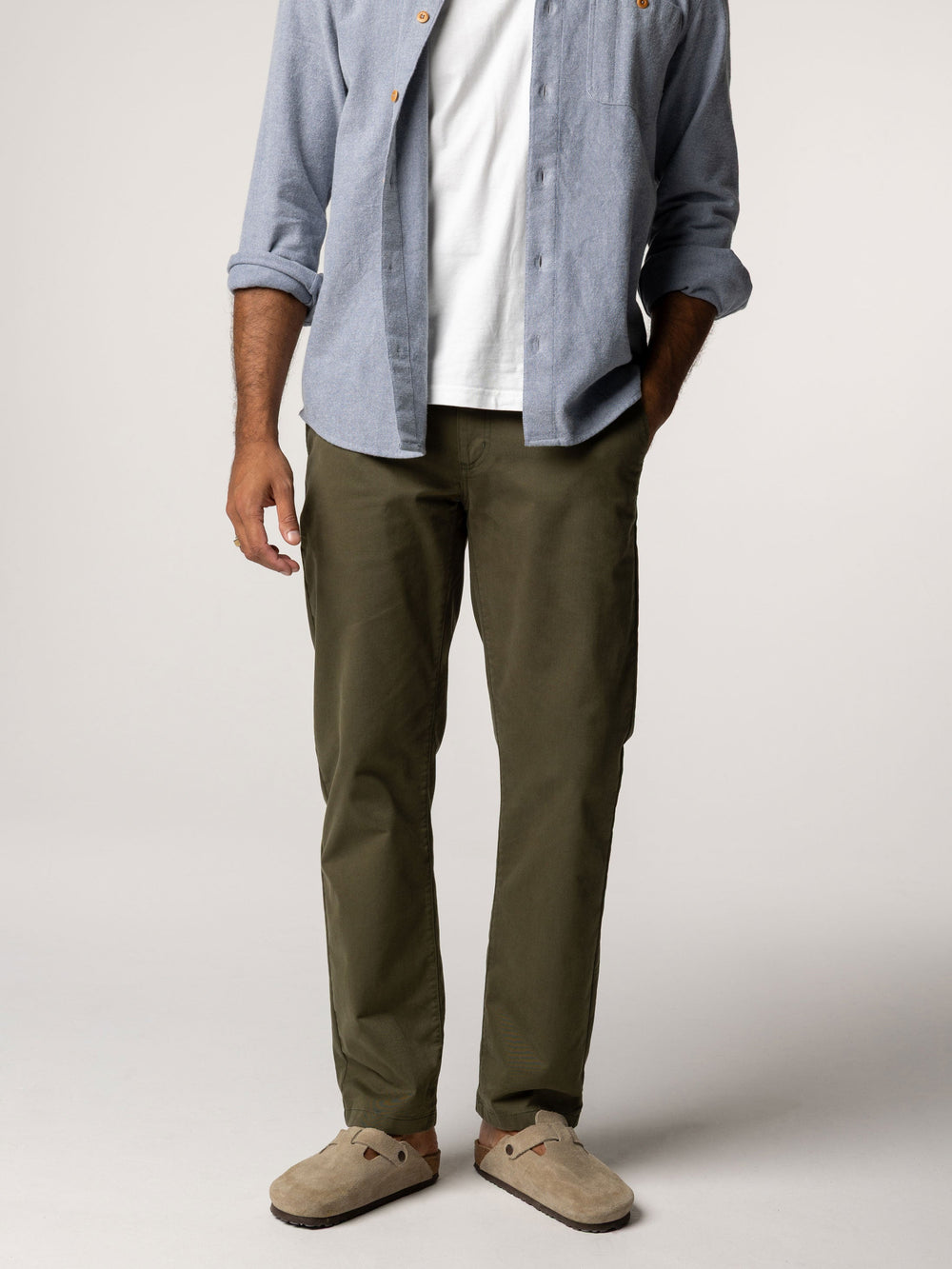 Men Organic Cotton Chino in Olive - Rincon
