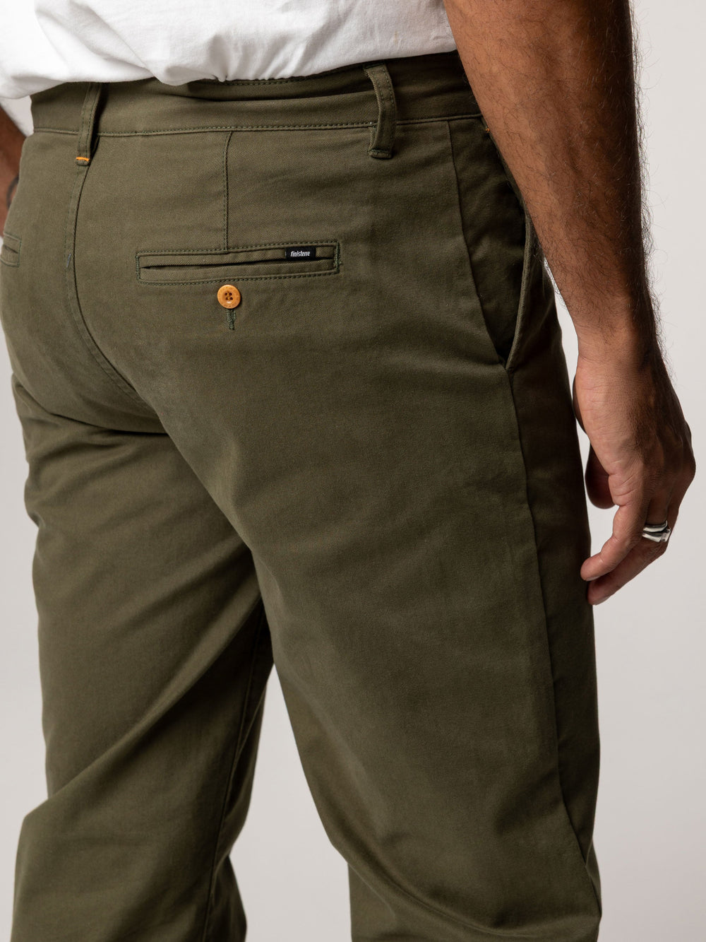 Men Organic Cotton Chino in Olive - Rincon