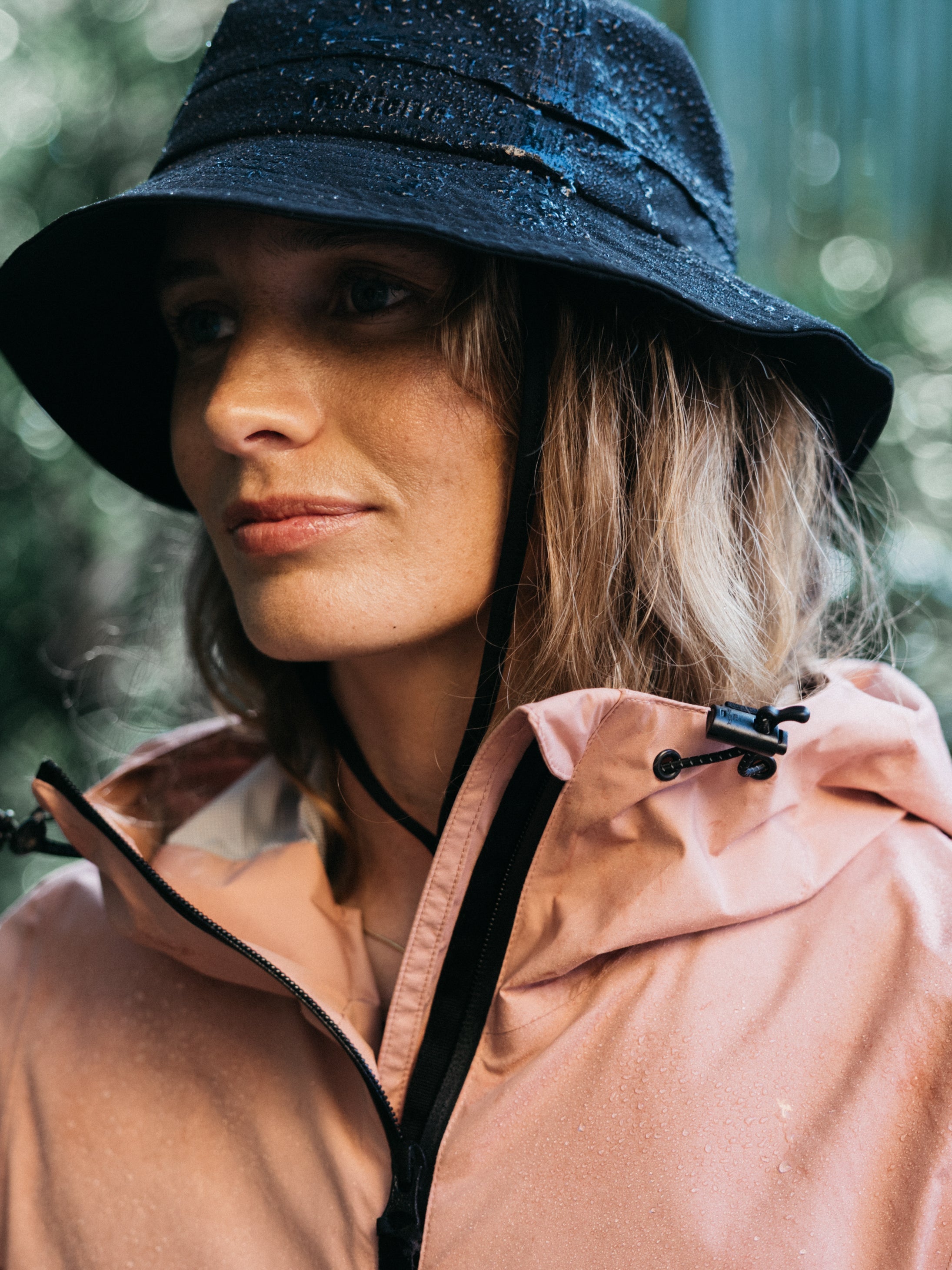 Men/Women Recycled Bucket Hat in Black - Wander