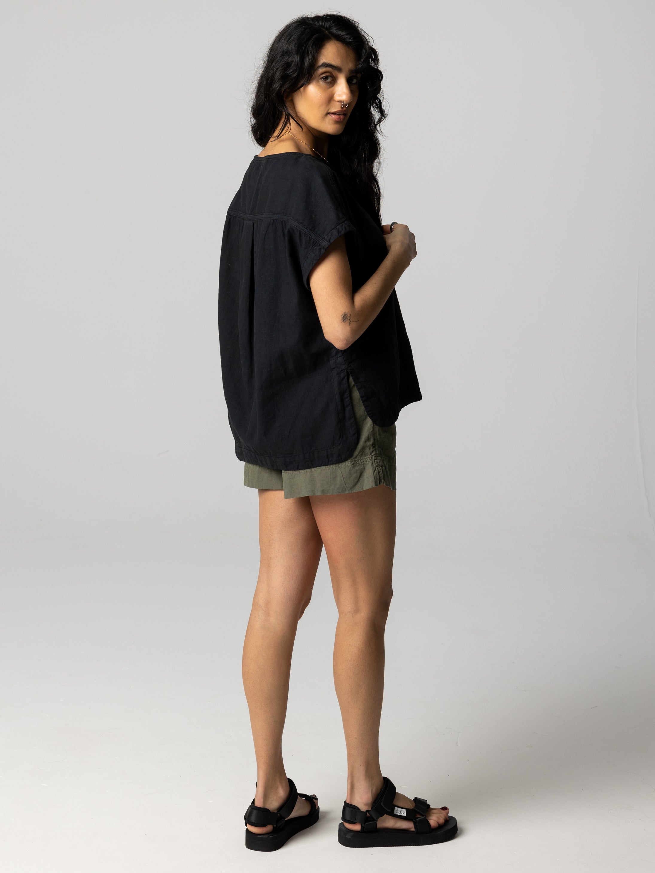 Women Hemp Top in Black - Morva