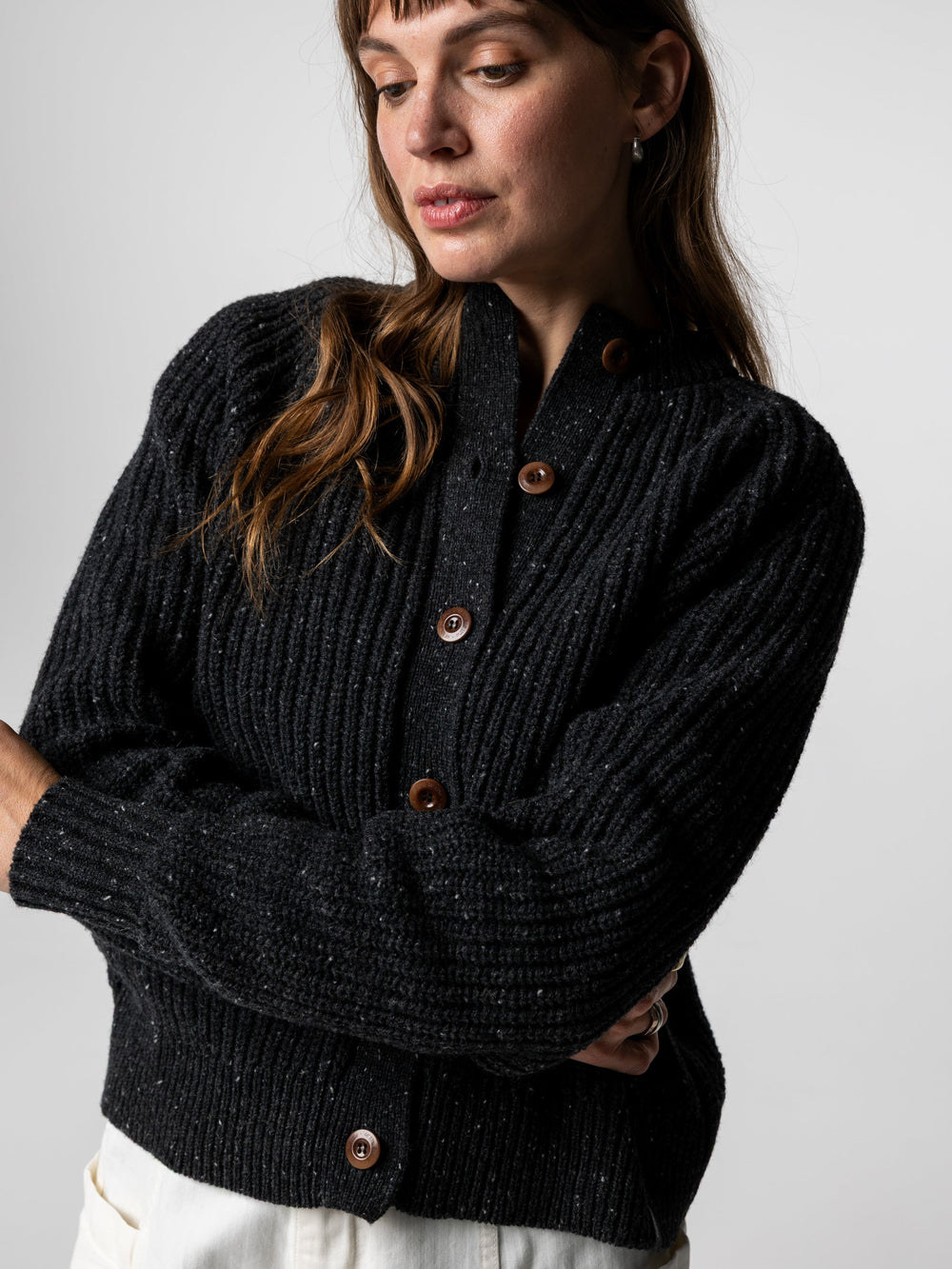 Women Wool Crew Neck Cardigan in Black - Mora