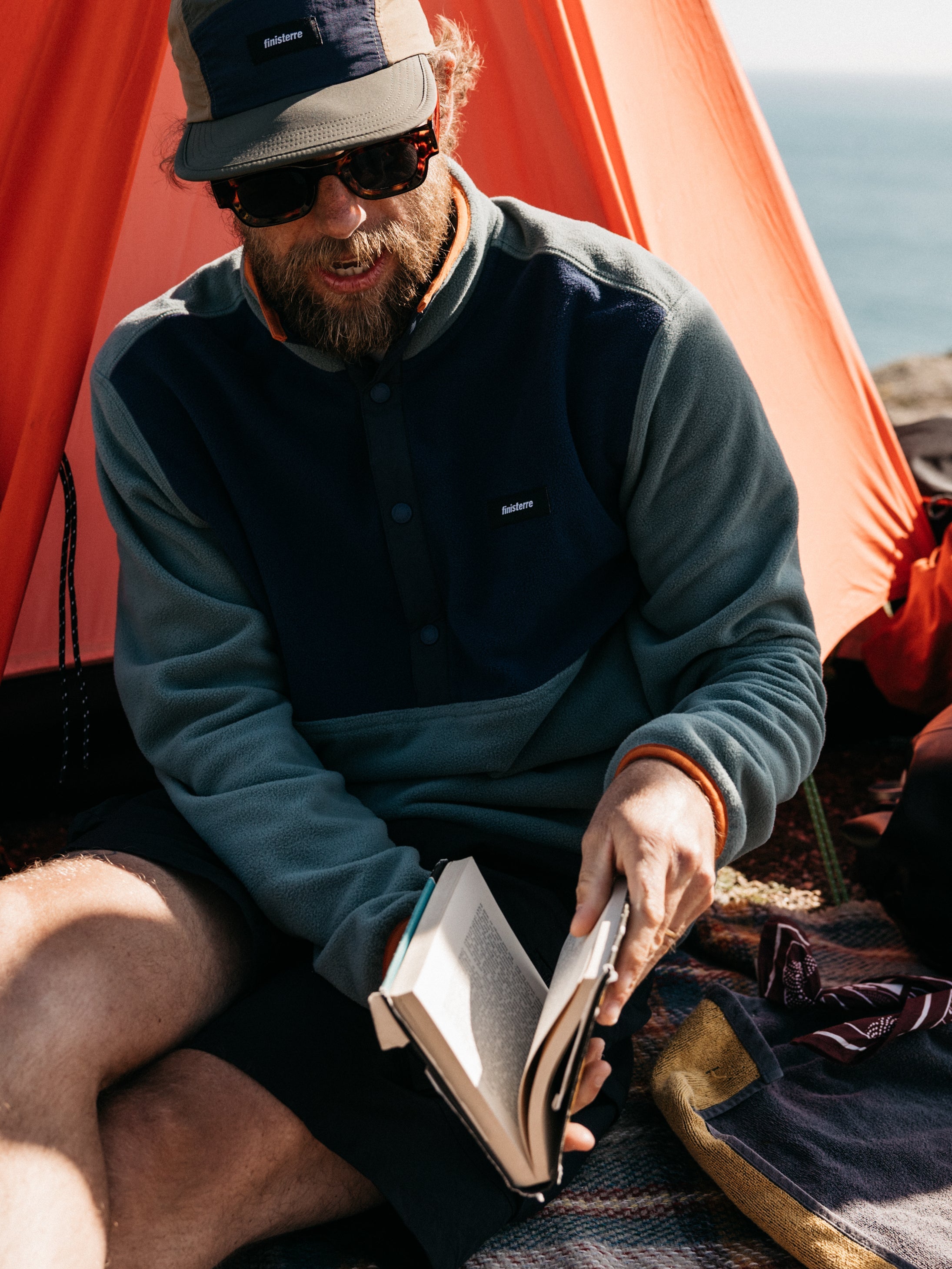Men Recycled 1/4 Fleece in Deep Sea/Blue - Axiom