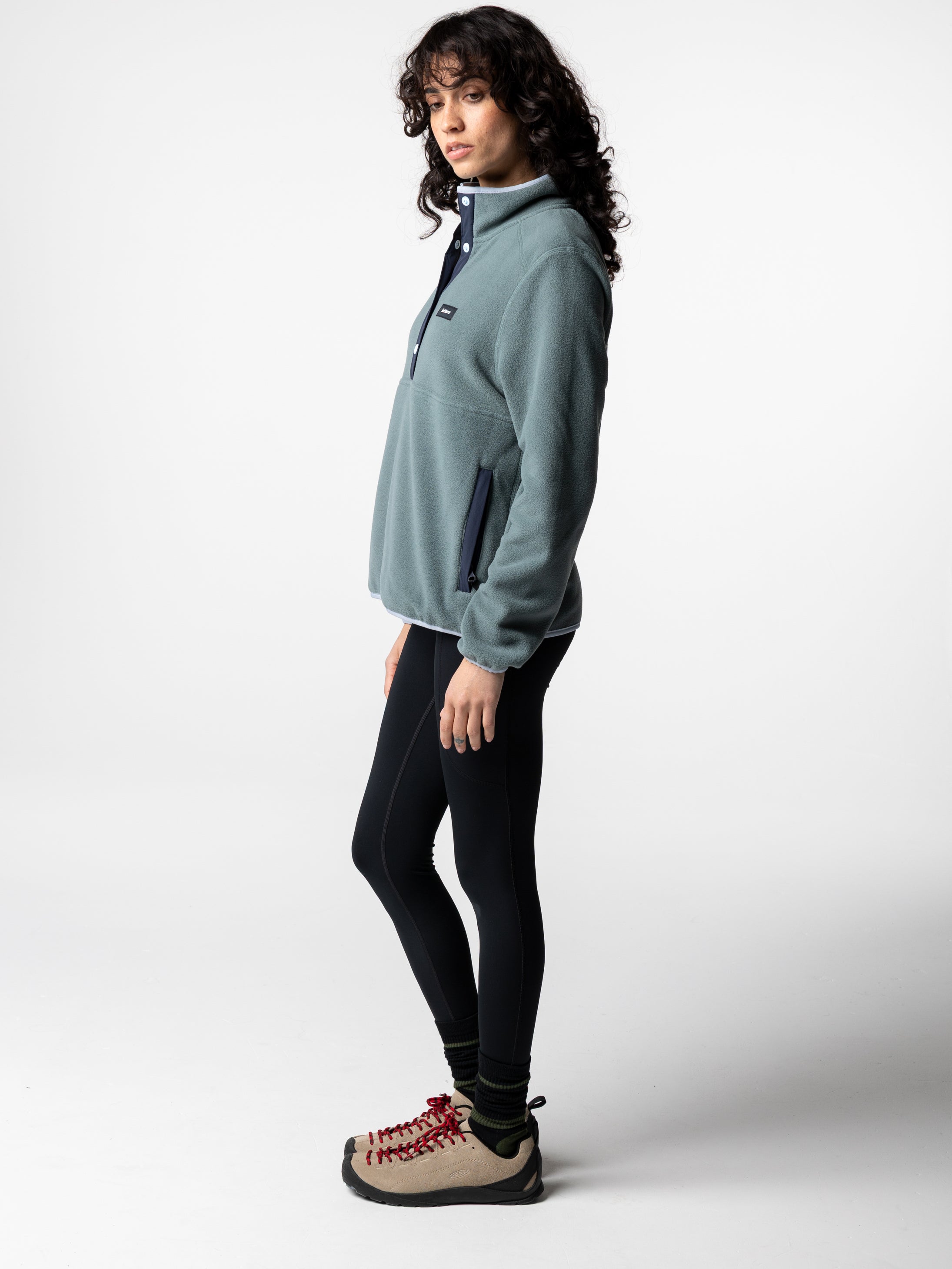 Women 1/4 Snap Fleece in Oatmeal/Deep Blue - Axiom