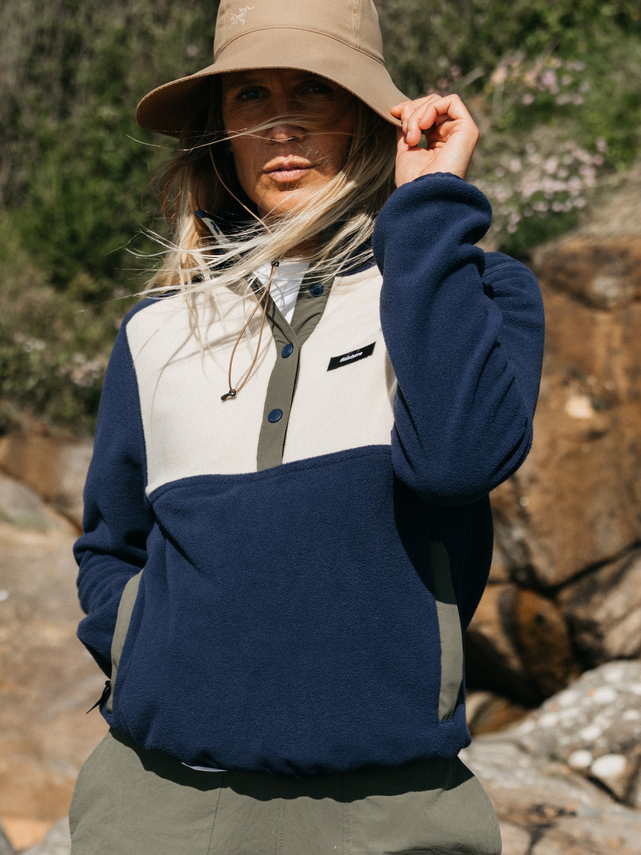 Women 1/4 Snap Fleece in Oatmeal/Deep Blue - Axiom