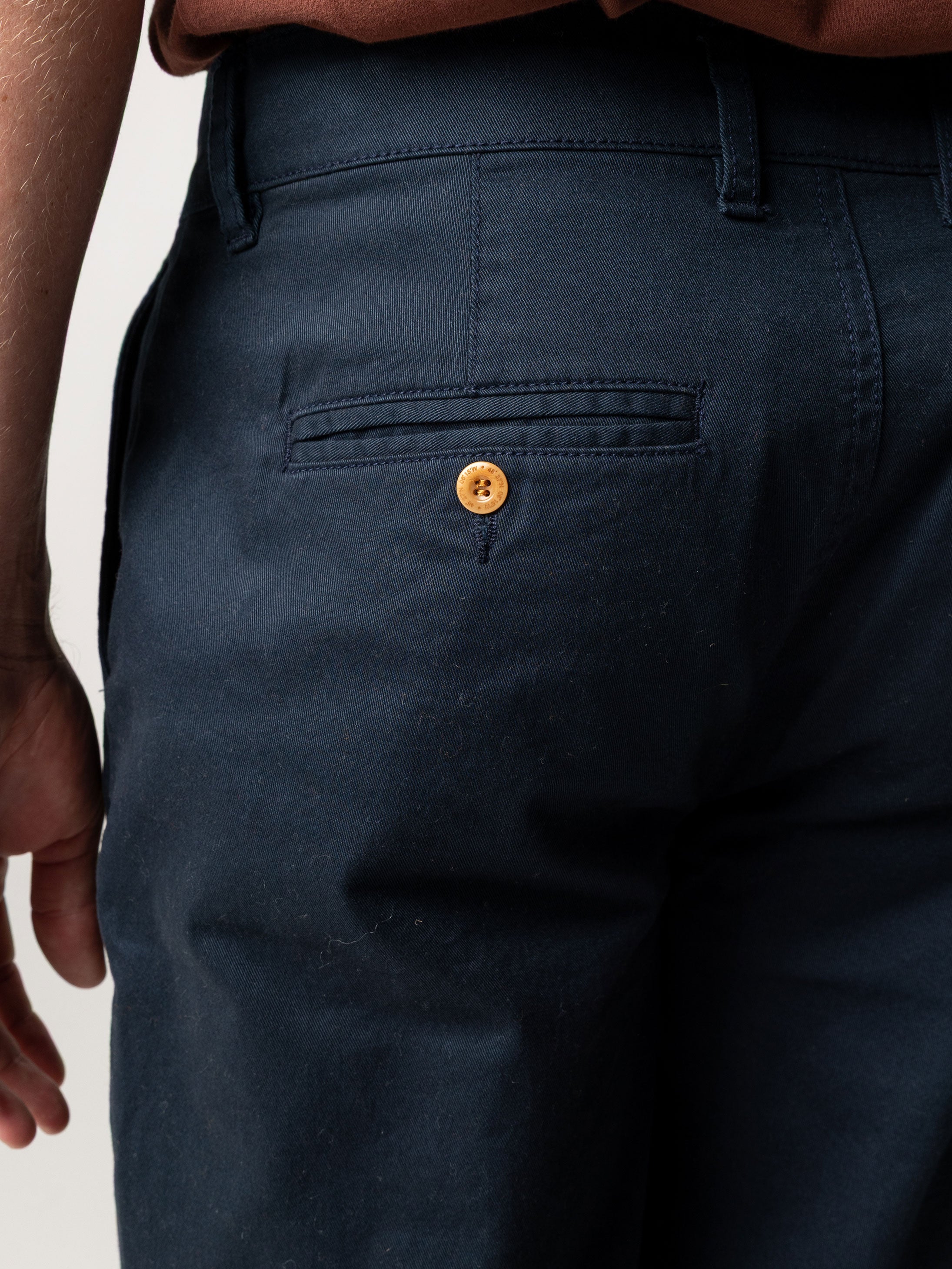 Men Rincon Slim Fit Chino in Navy
