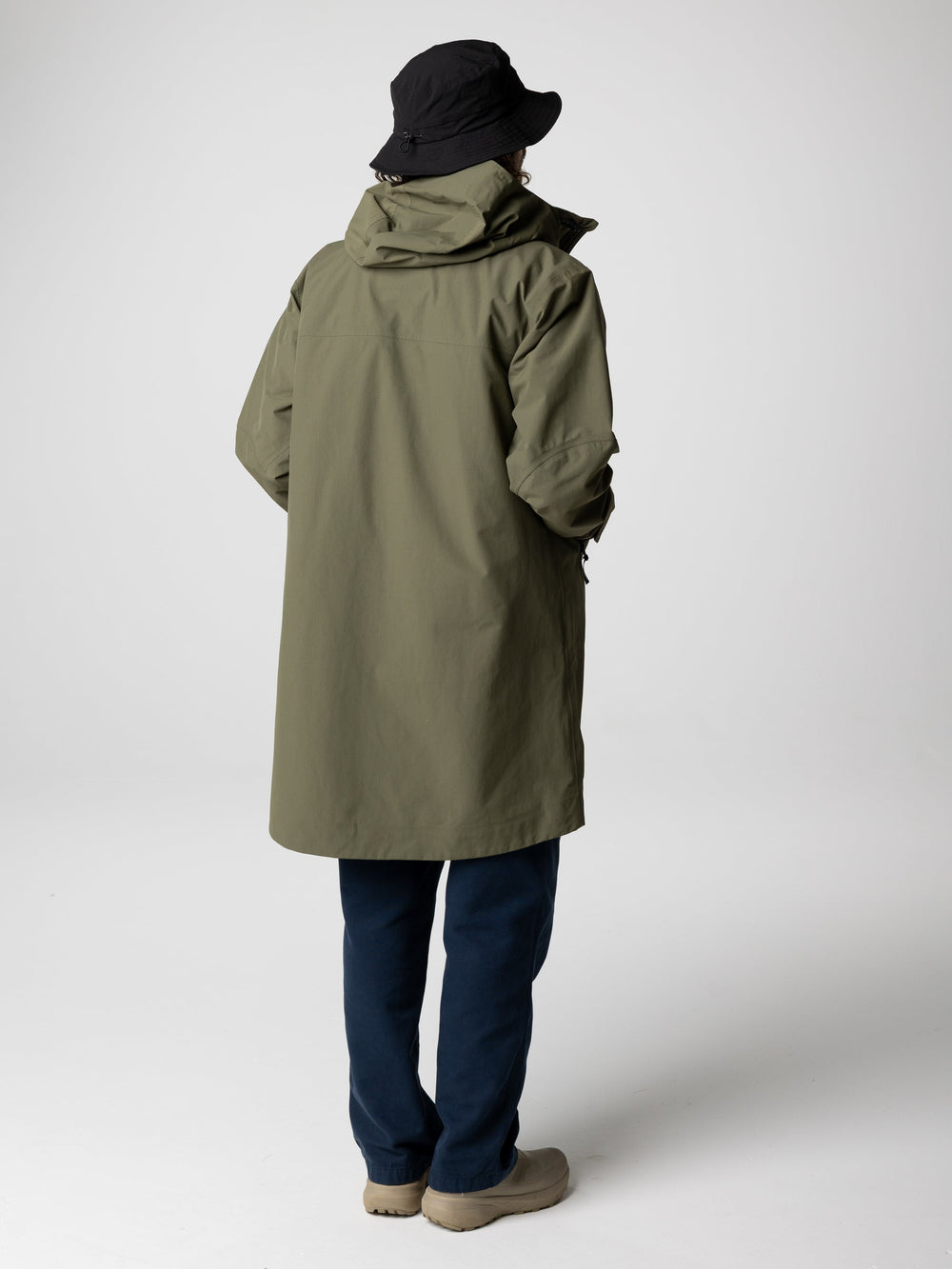 Men Recycled Longline Waterproof in Olive