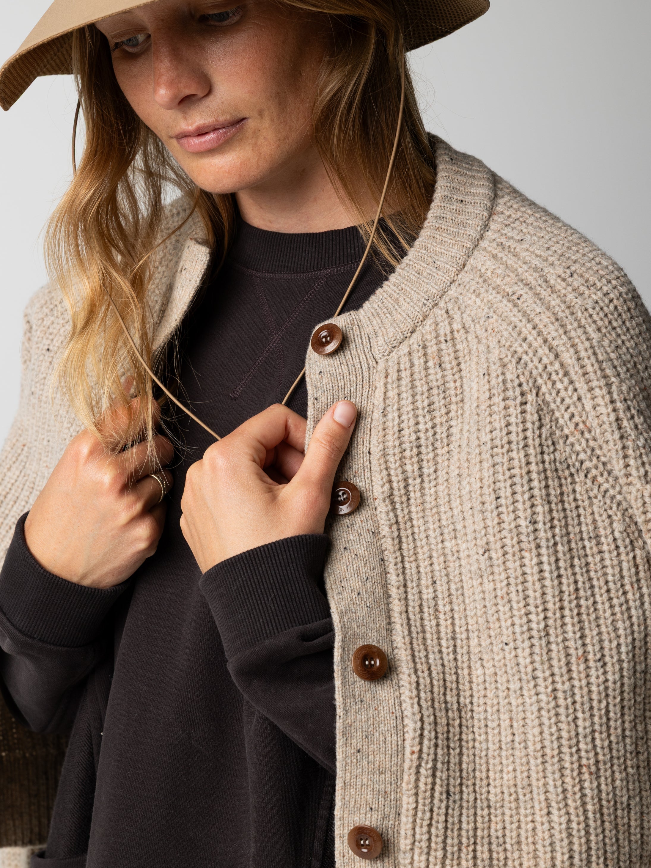 Women Wool Crew Neck Cardigan in Oatmeal - Mora