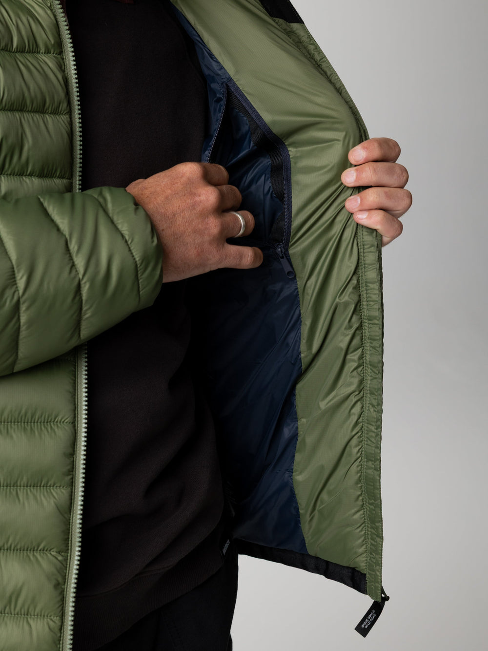 Men Recycled Jacket in Seagrass - Nimbus
