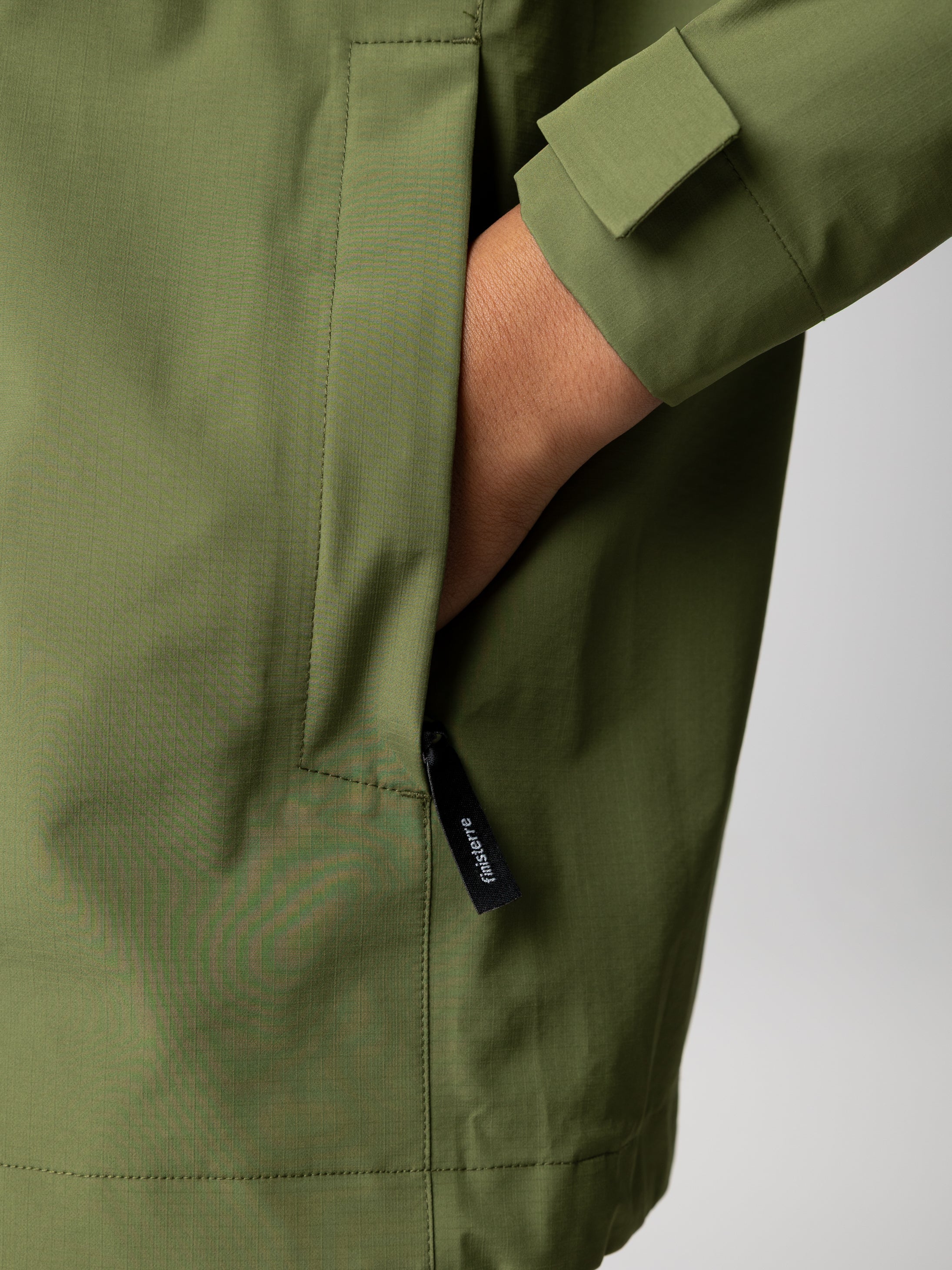 Men Recycled Waterproof Jacket in Seagrass - Skybird