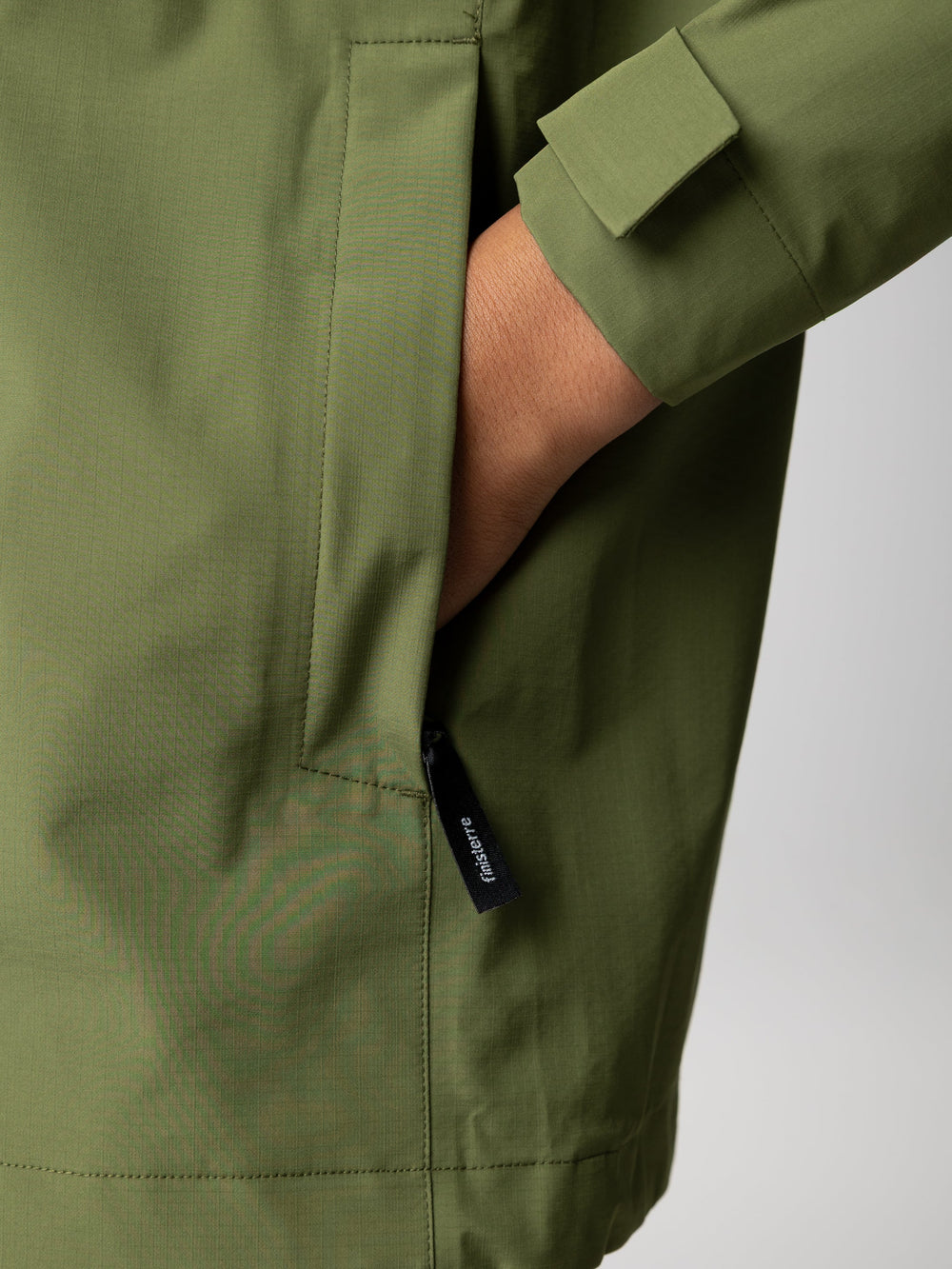 Men Recycled Waterproof Jacket in Seagrass - Skybird