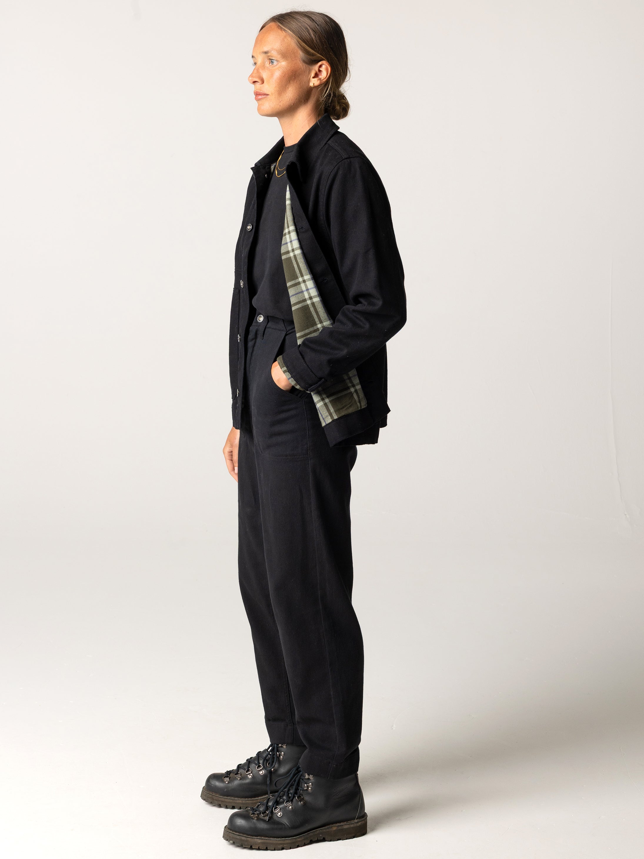 Women Organic Cotton Flannel Lined Chore Jacket in Black - Yarrel