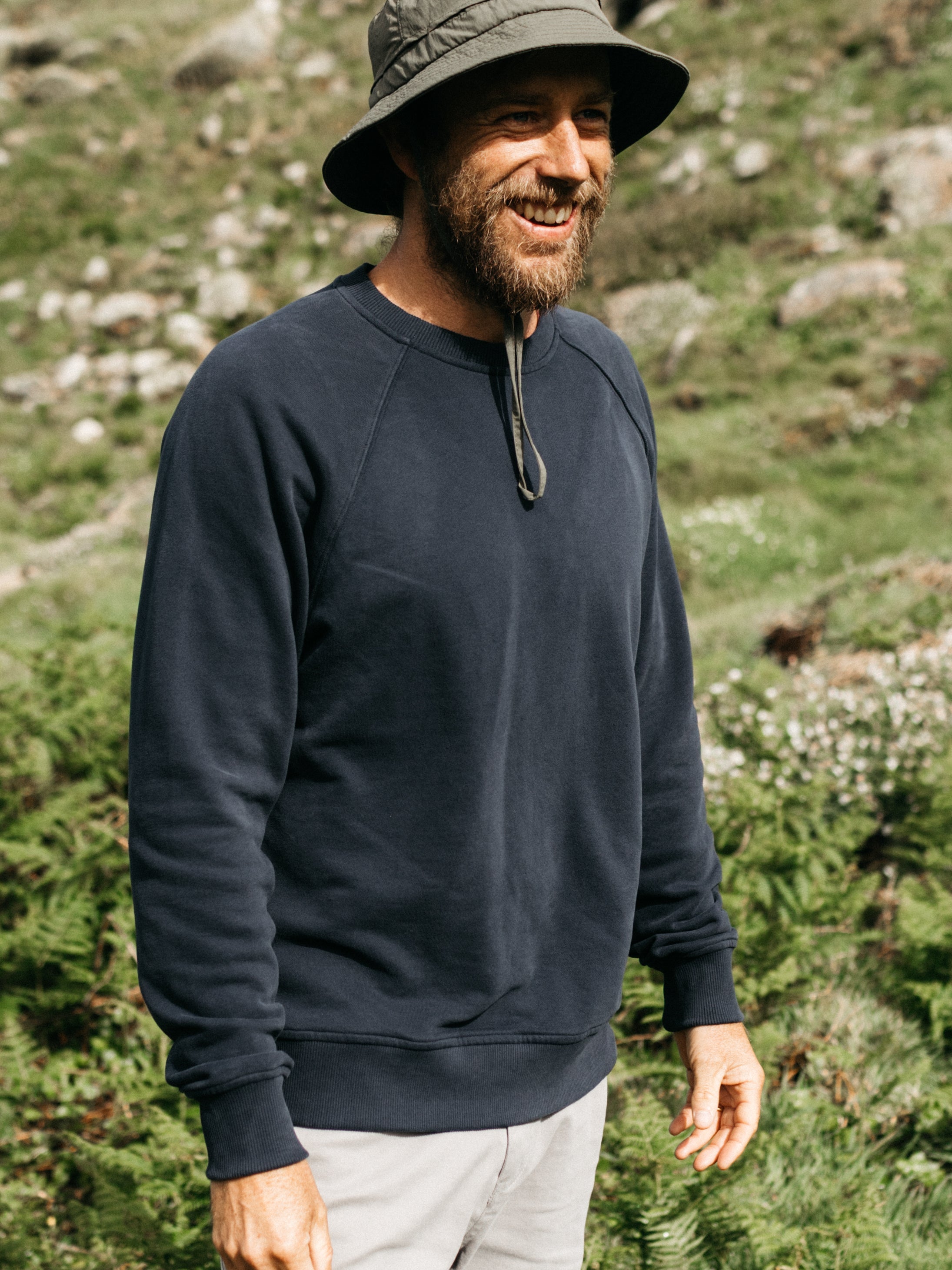 Men Coho Sweatshirt in Navy