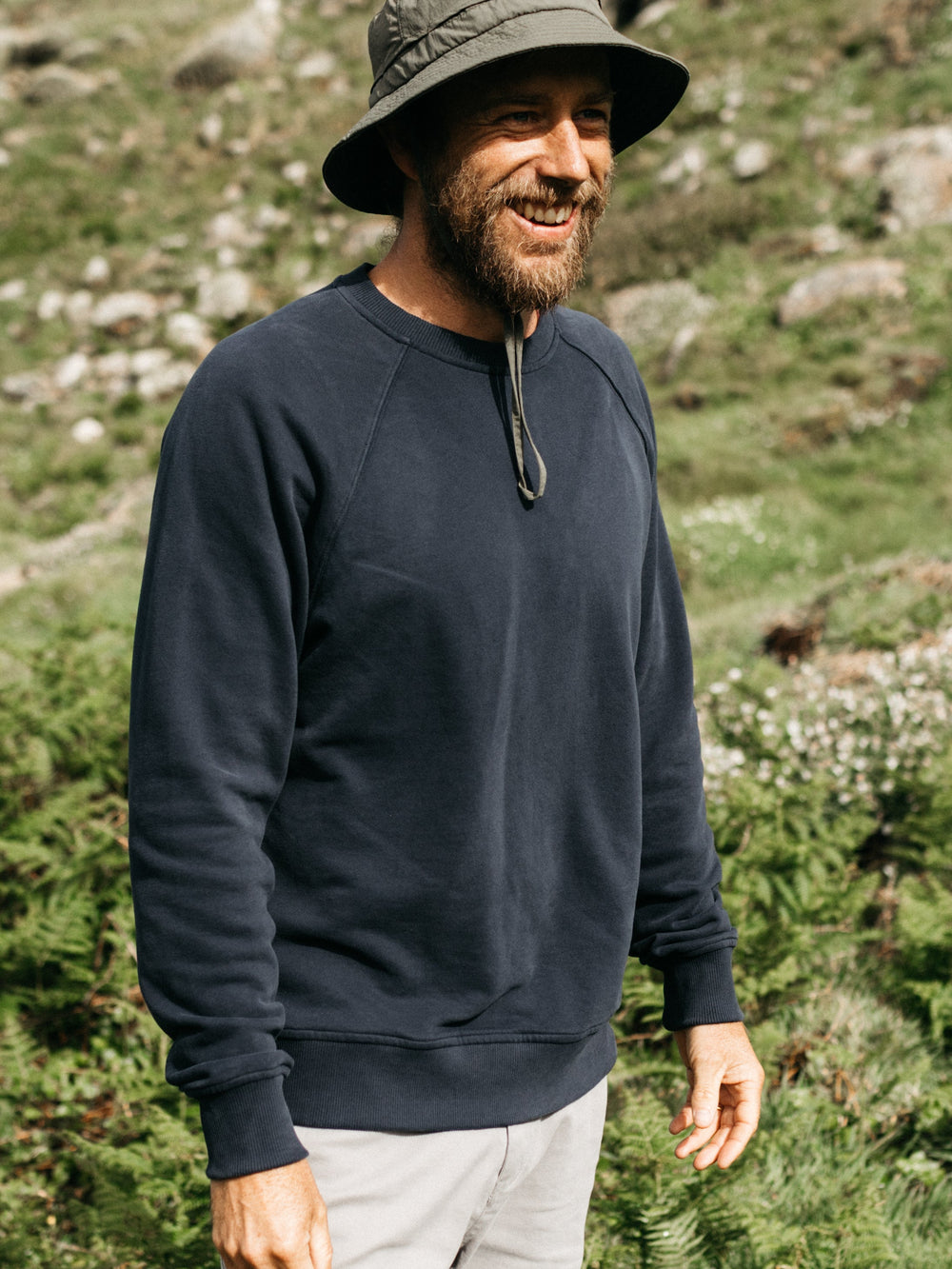 Men Coho Sweatshirt in Navy