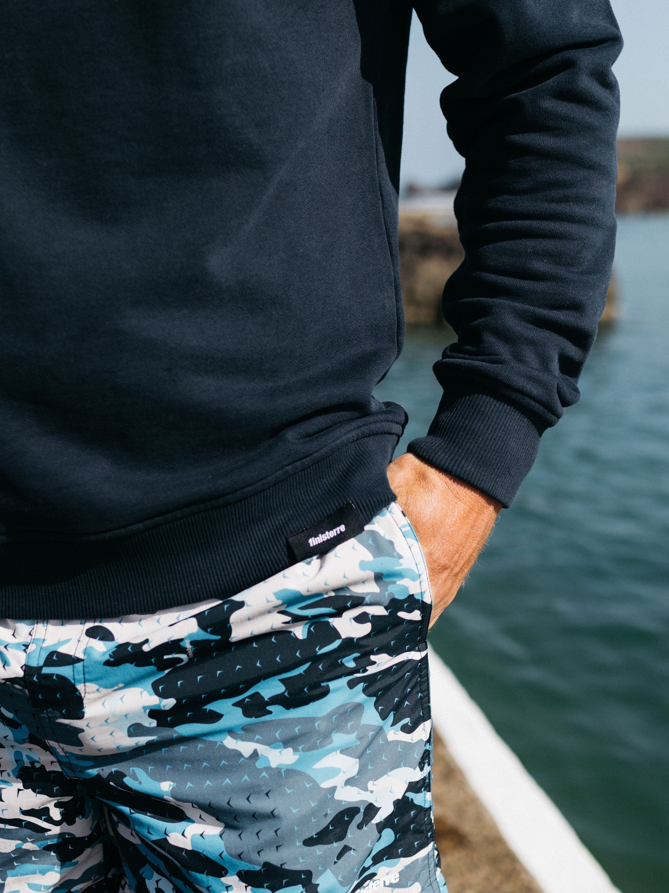 Men Coho Sweatshirt in Navy