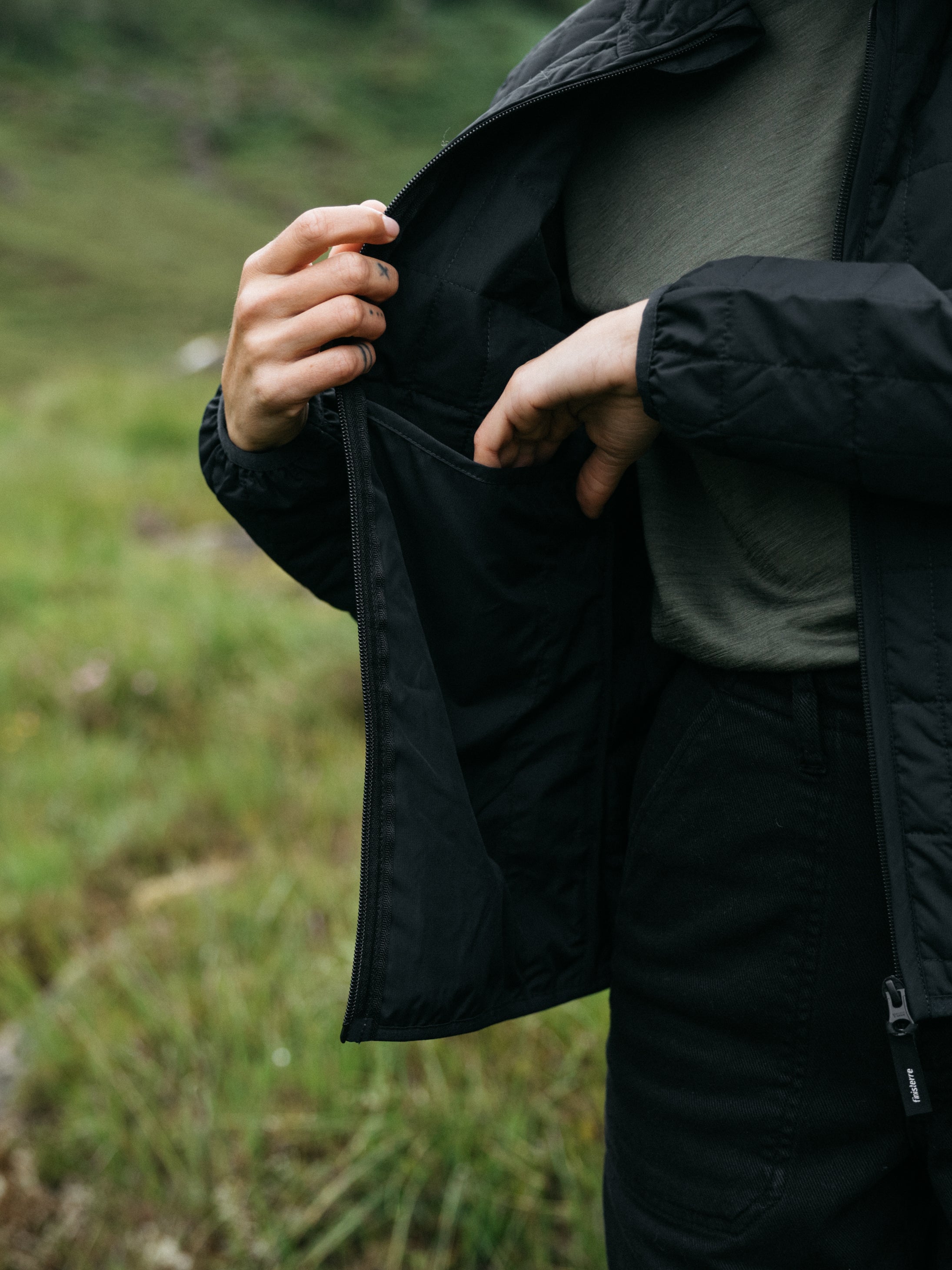 Women Firecrest Jacket in Black