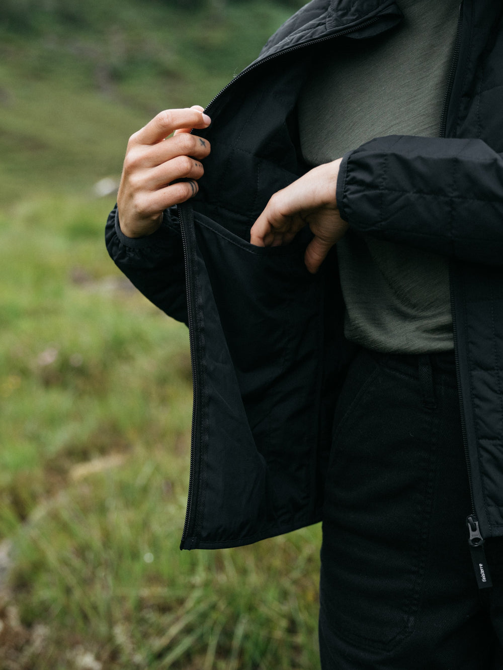 Women Firecrest Jacket in Black