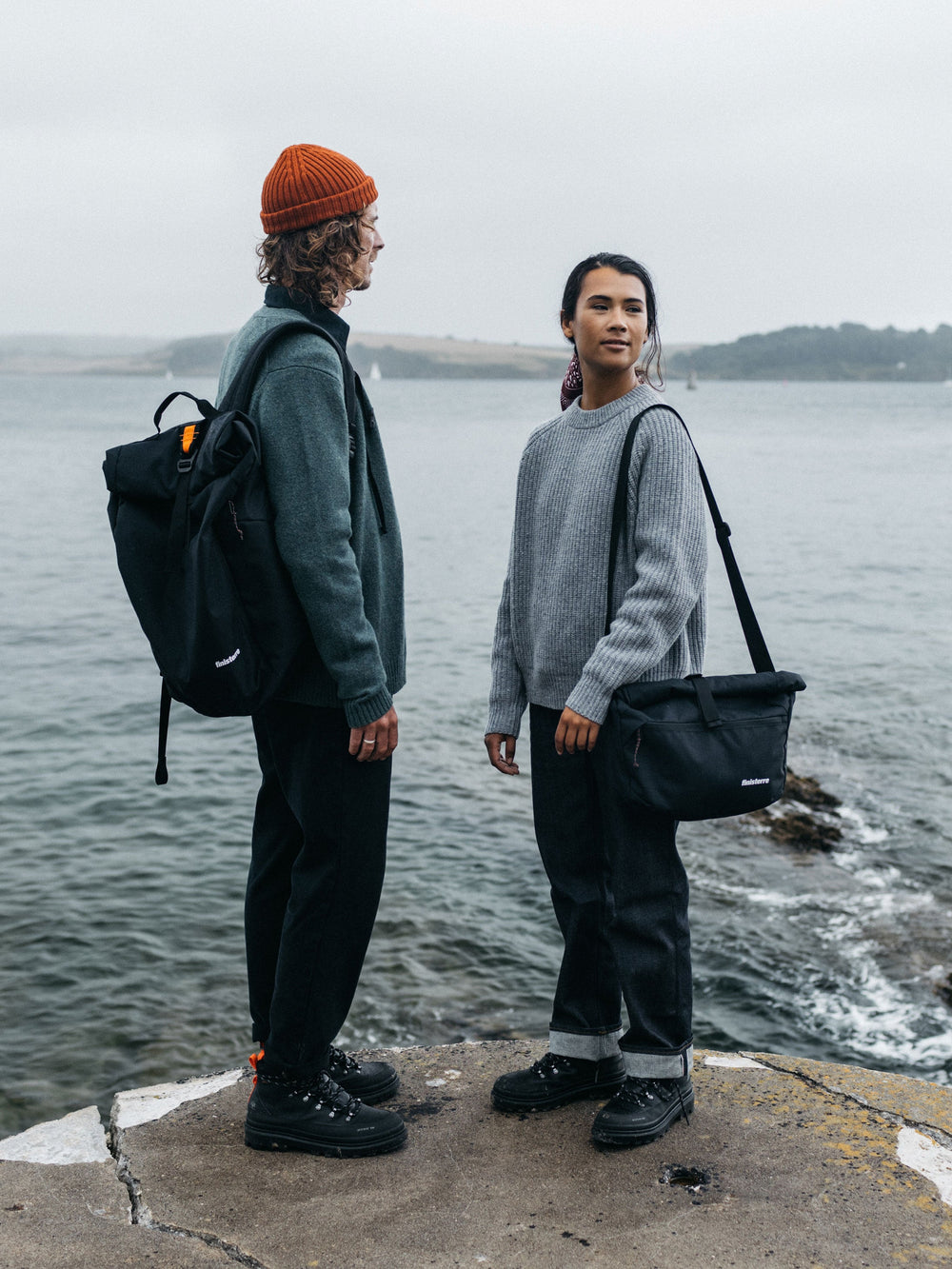 Men/Women Nautilus Crossbody Bag in Black