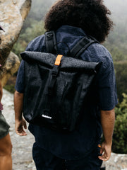 Men/Women 20L Waterproof Roll Top Backpack in Black