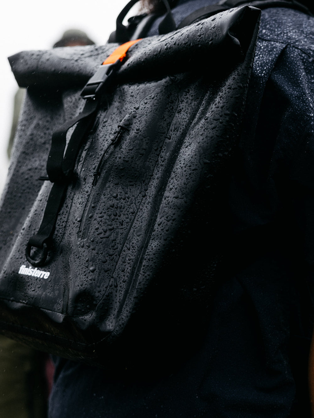 Men/Women 20L Waterproof Roll Top Backpack in Black