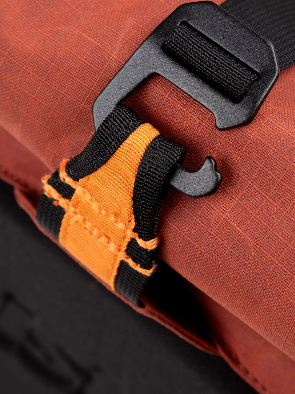 Men/Women Nautilus Crossbody Bag in Dark Rosewood