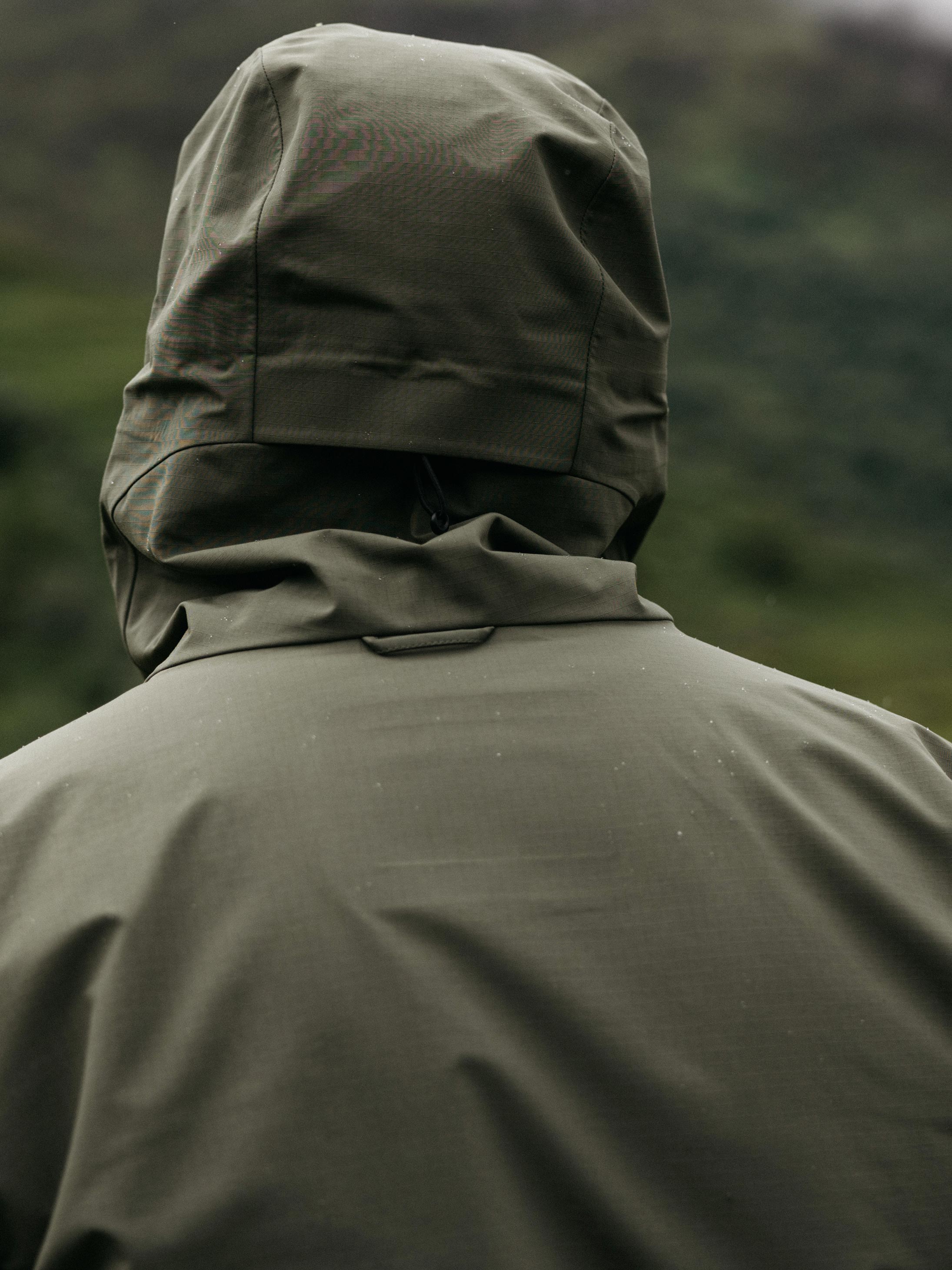 Men Stormbird Waterproof Jacket in Olive