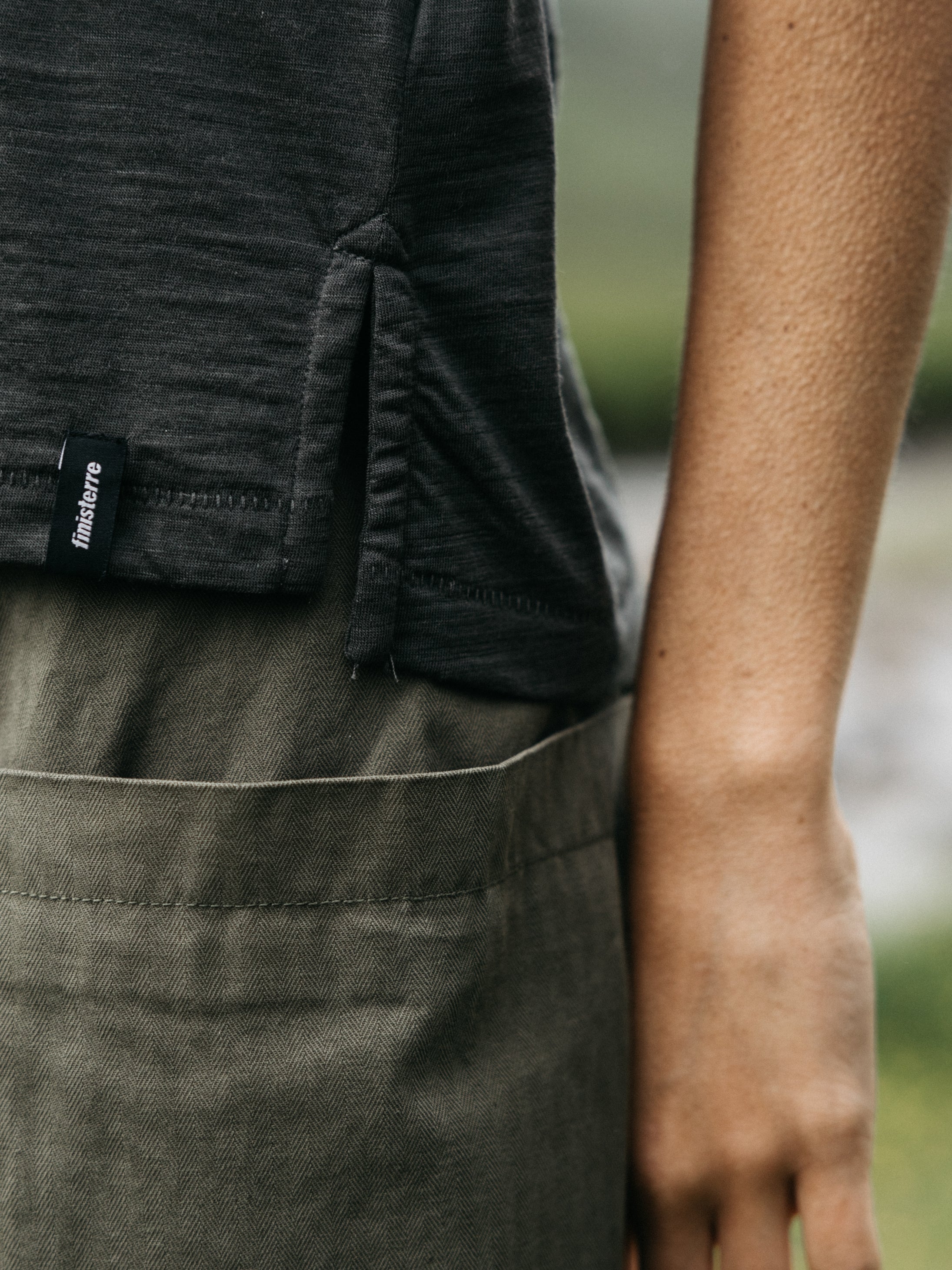 Women Merino T-Shirt Baselayer in Raven Black - Seeker