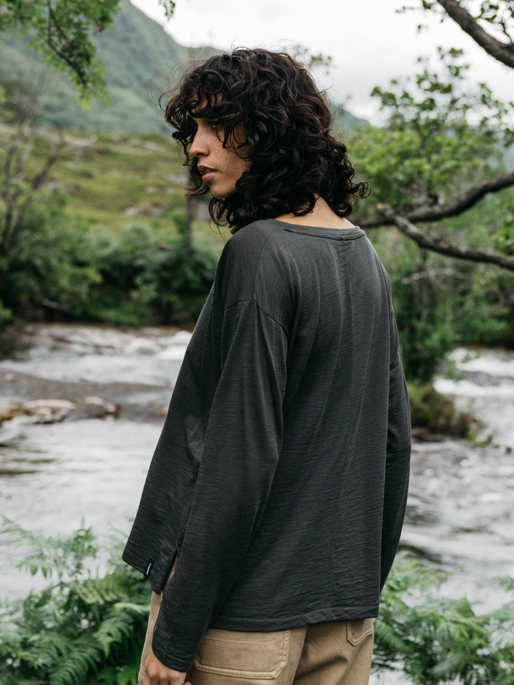 Women Merino Long Sleeve Baselayer in Raven Black - Seeker