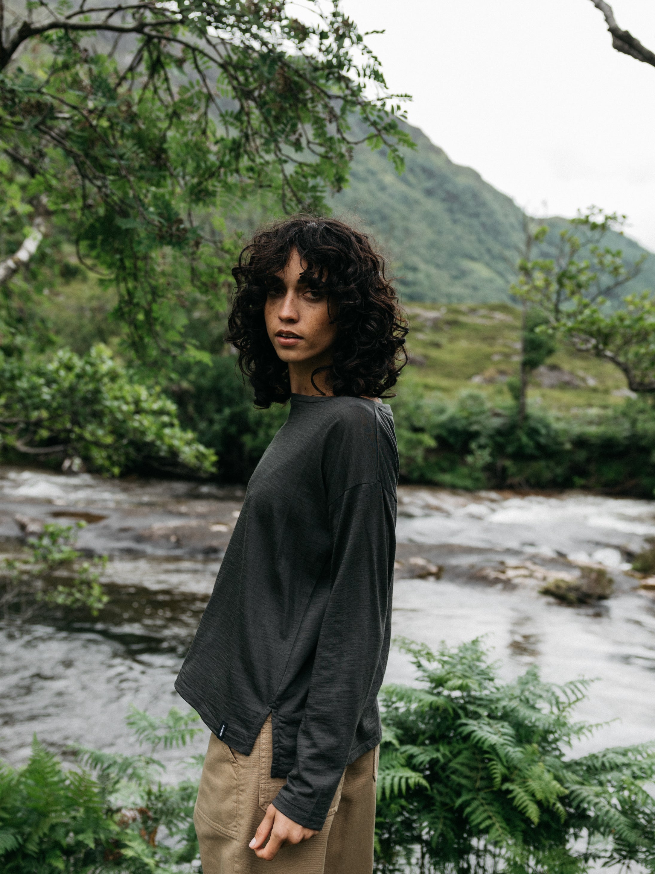 Women Merino Long Sleeve Baselayer in Raven Black - Seeker