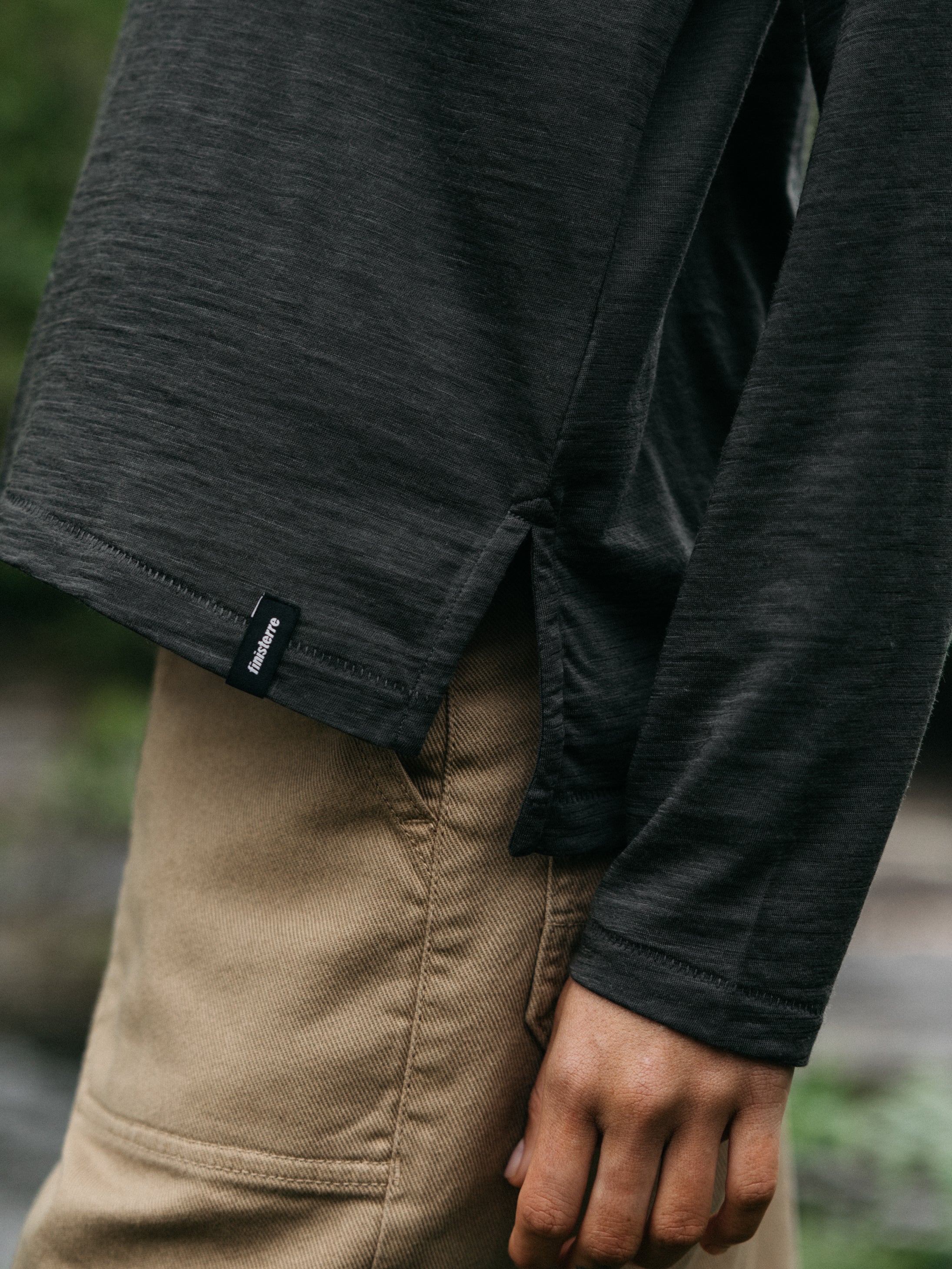 Women Merino Long Sleeve Baselayer in Raven Black - Seeker